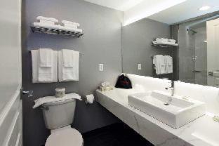 Deluxe King Room - Photo 3