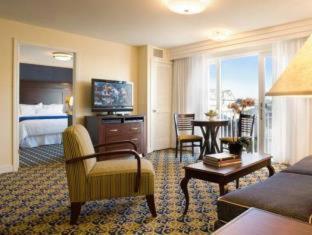 Two-Bedroom Suite - Photo 10