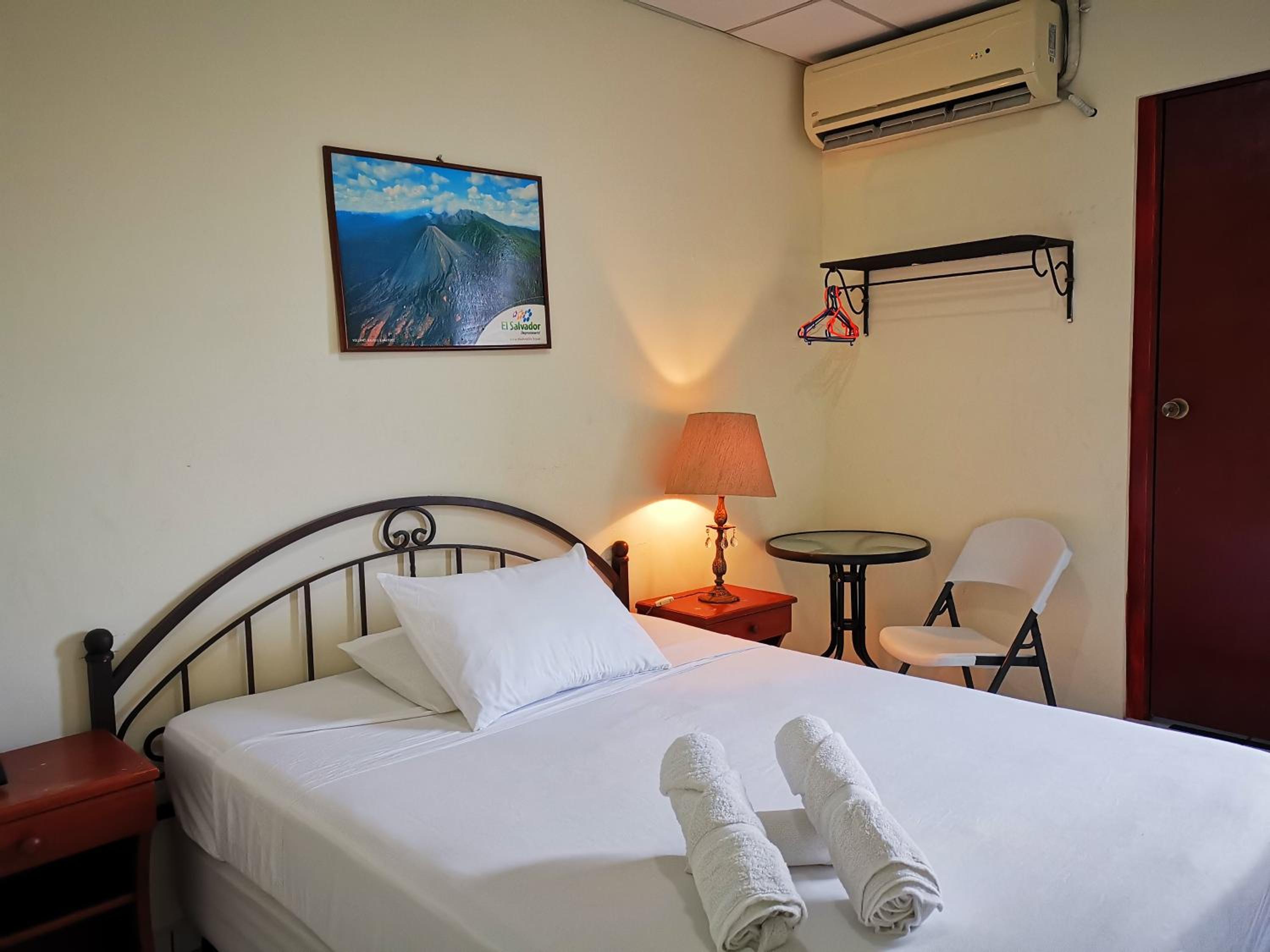 Economy Double Room photo 2