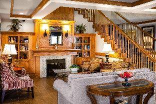 King Suite - Photo 1