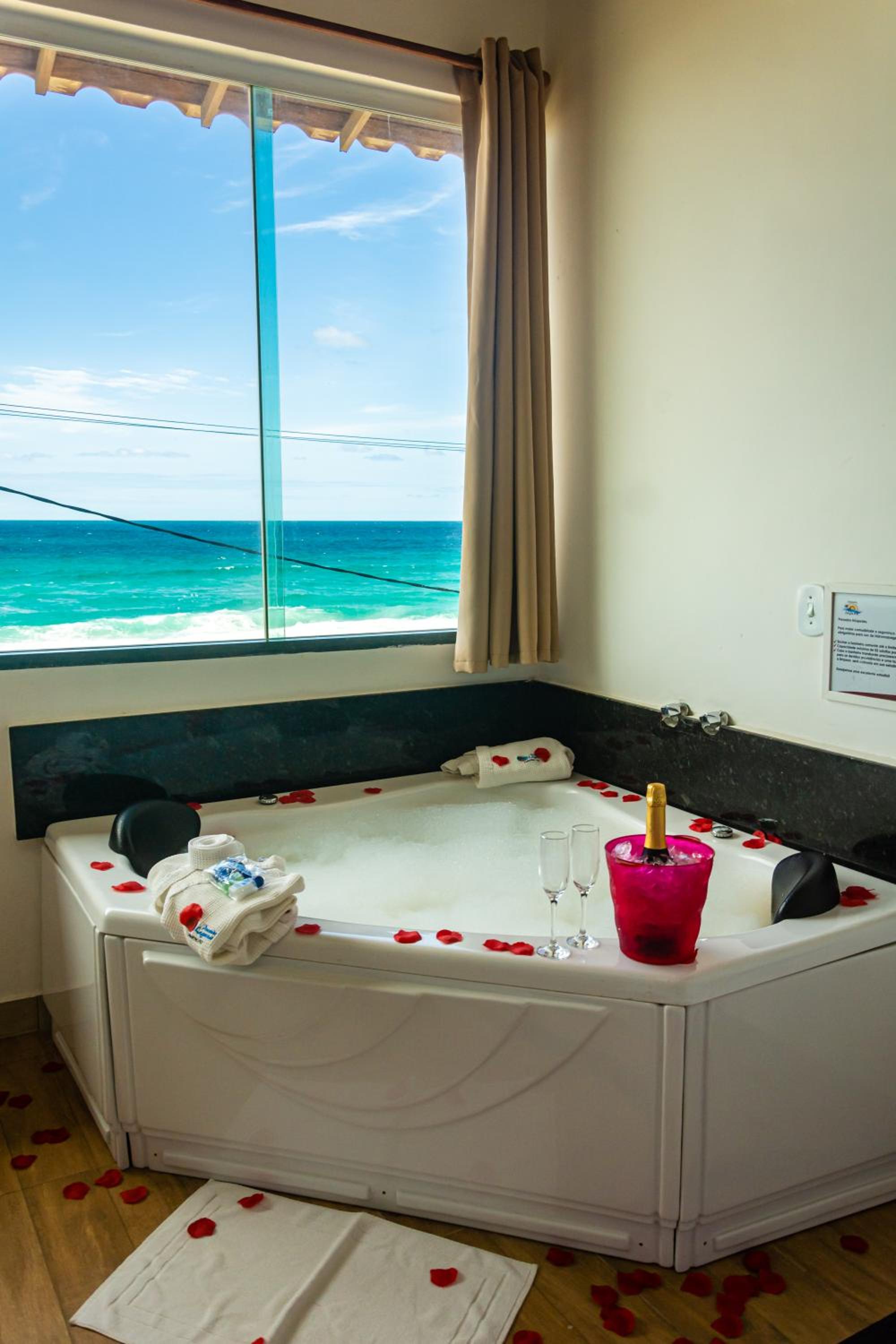 Deluxe Room with Ocean View and Hot Tub - Photo 15