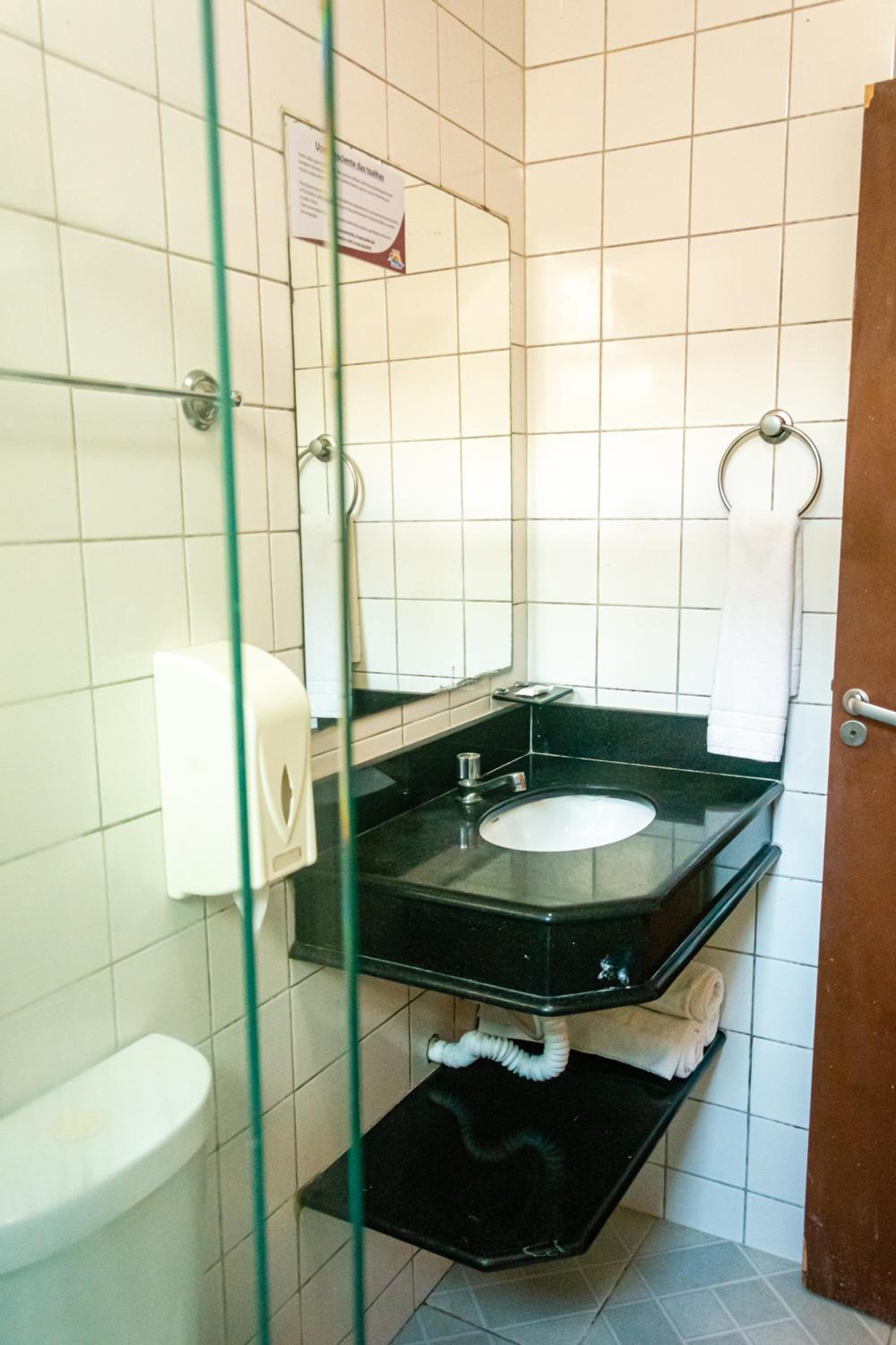 Standard  Room - Photo 8