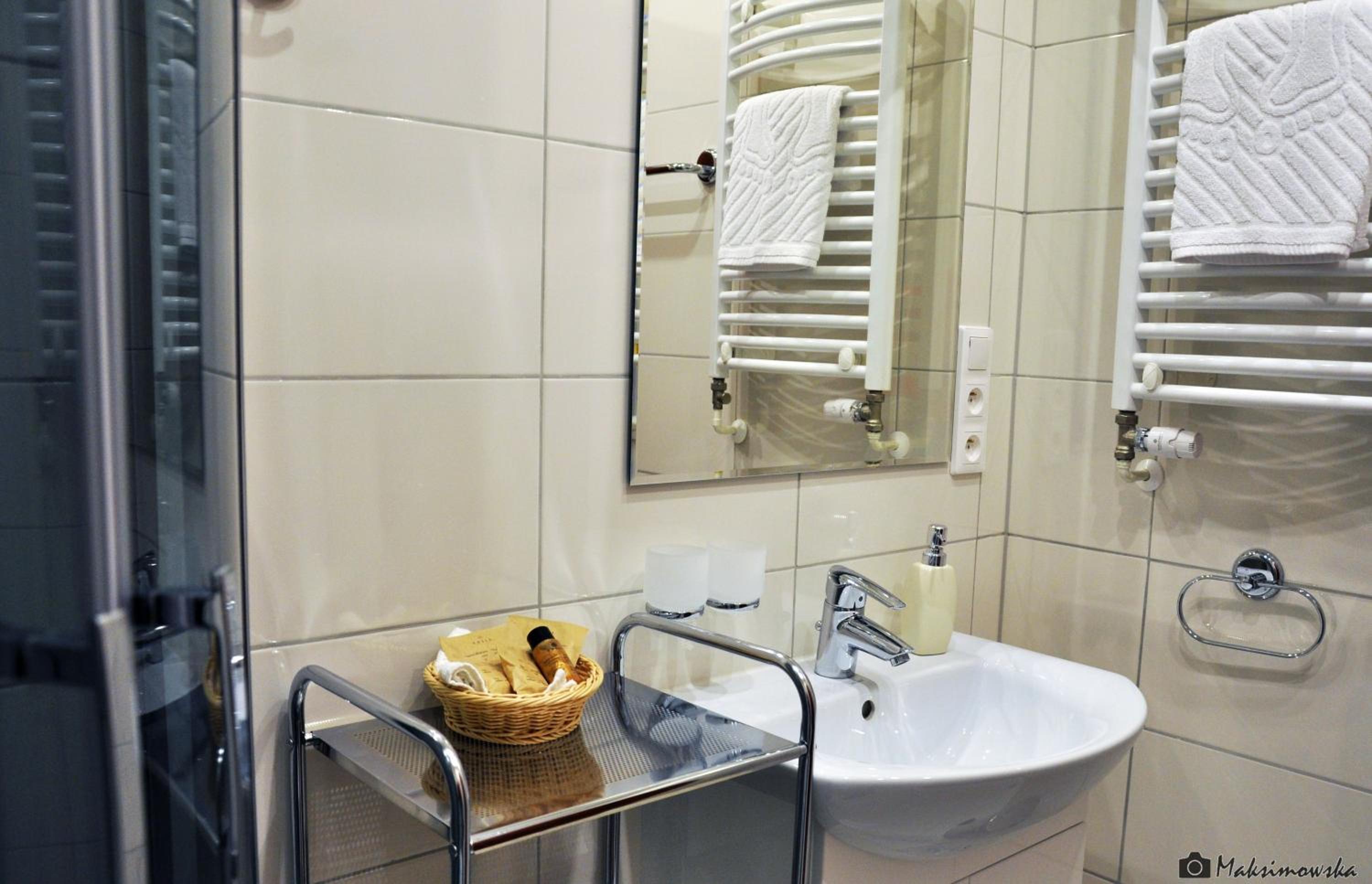 Deluxe Double Room - Photo 10