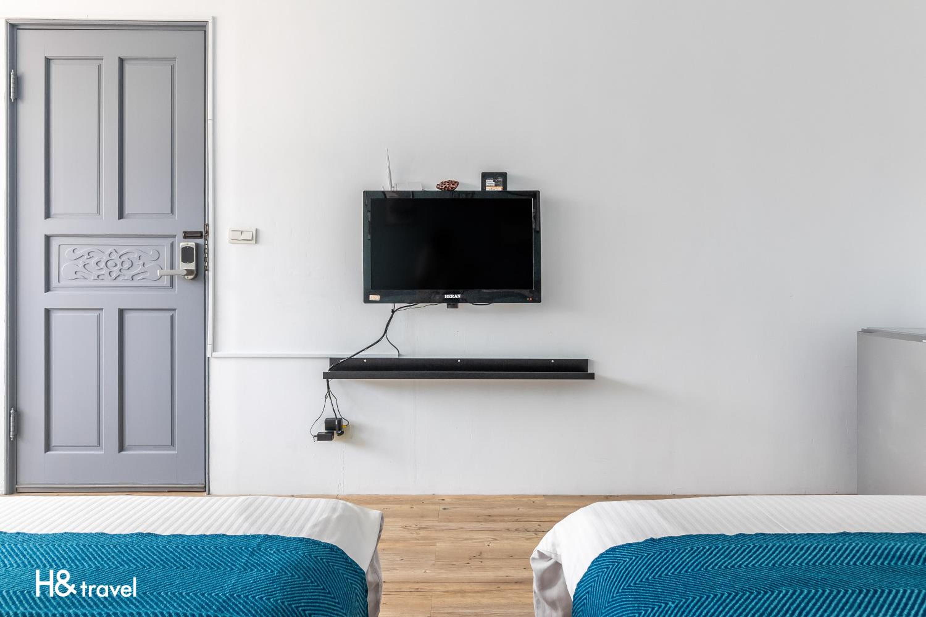 Standard Twin Room - Photo 6