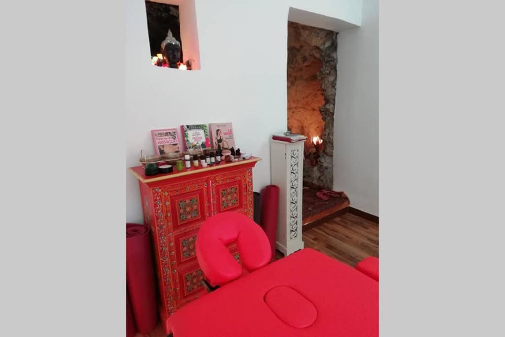 Two-Bedroom House - Photo 3
