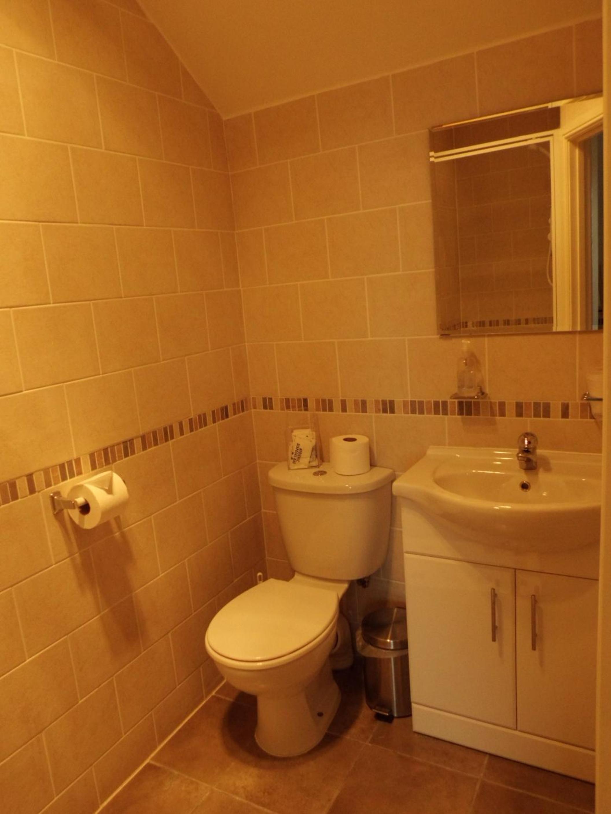 Standard Twin Room photo 2