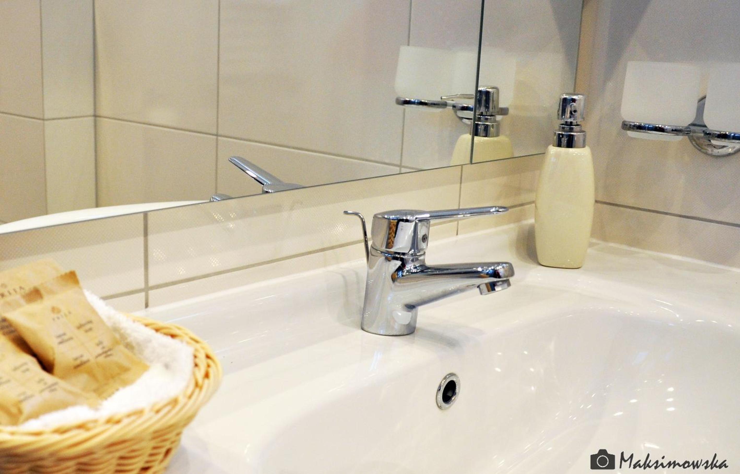 Standard Double or Twin Room - Photo 3