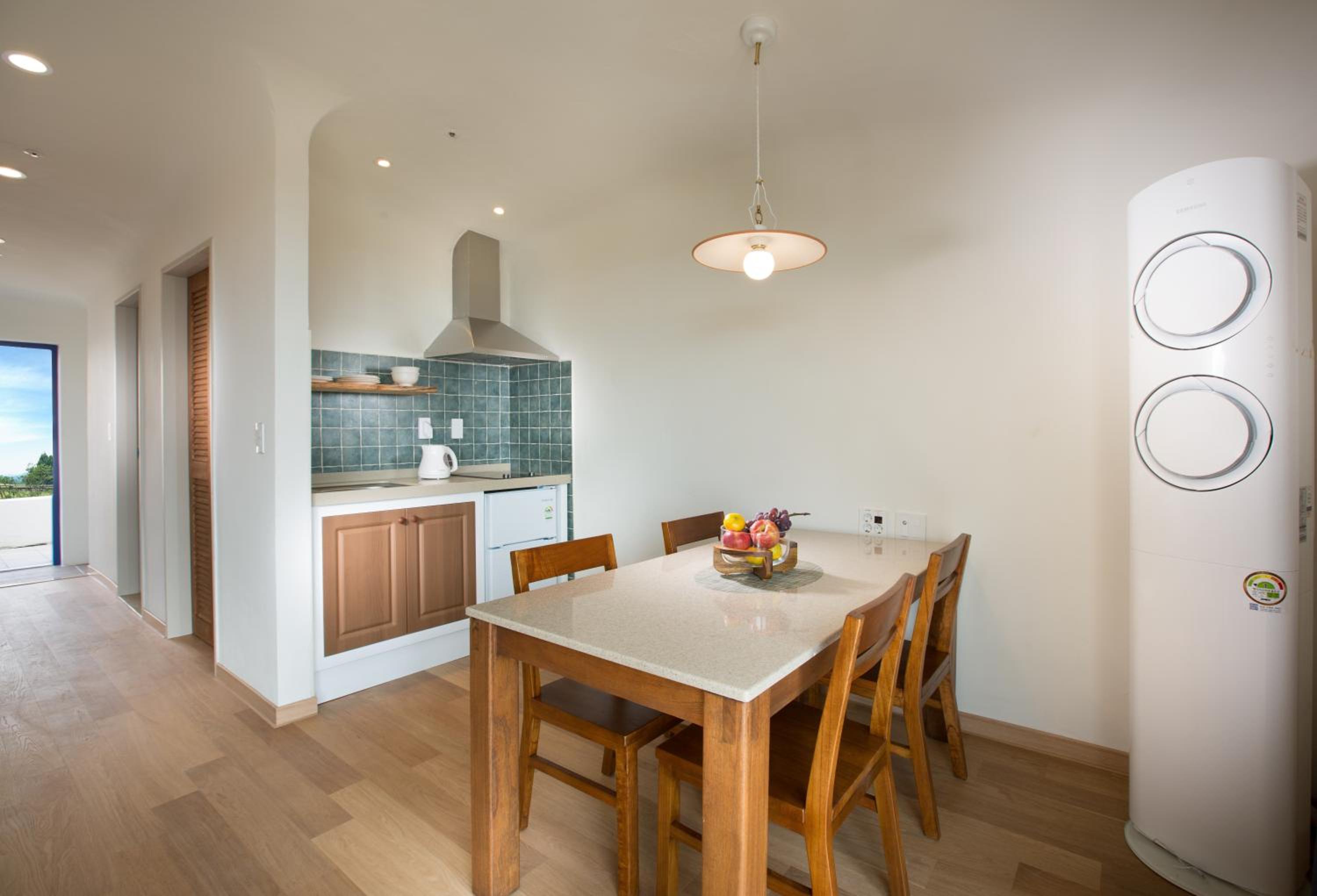 Family Room - Photo 3
