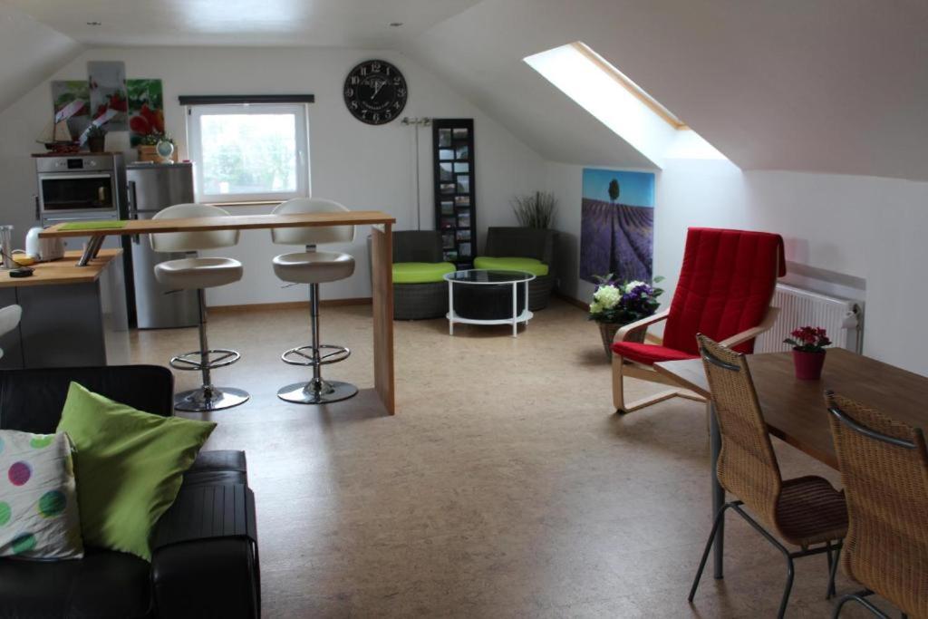 One-Bedroom Apartment photo 2