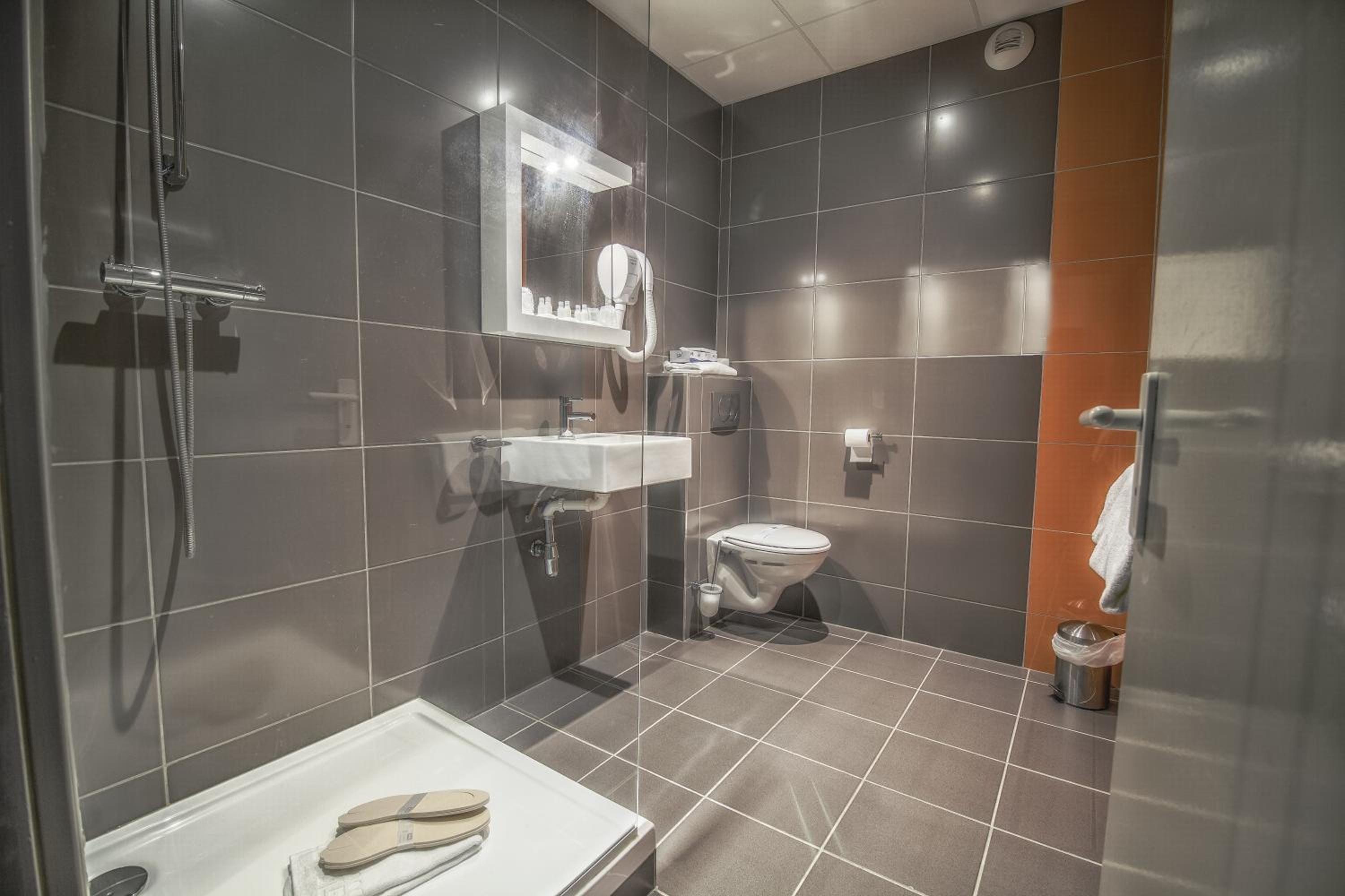 Comfort Triple Room - Photo 91