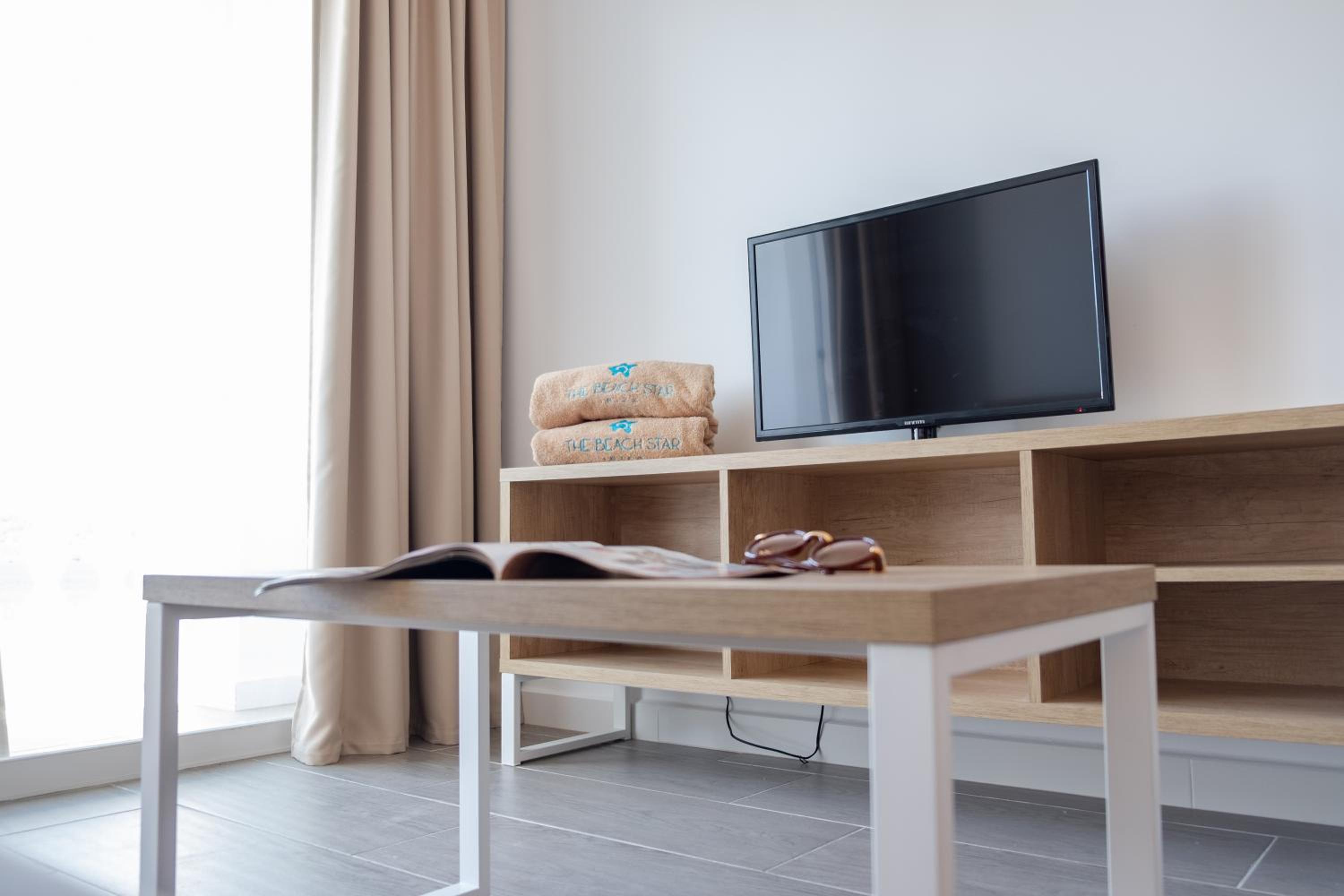 One-Bedroom Apartment with Pool View and Extra Bed (4 Adults) photo 2