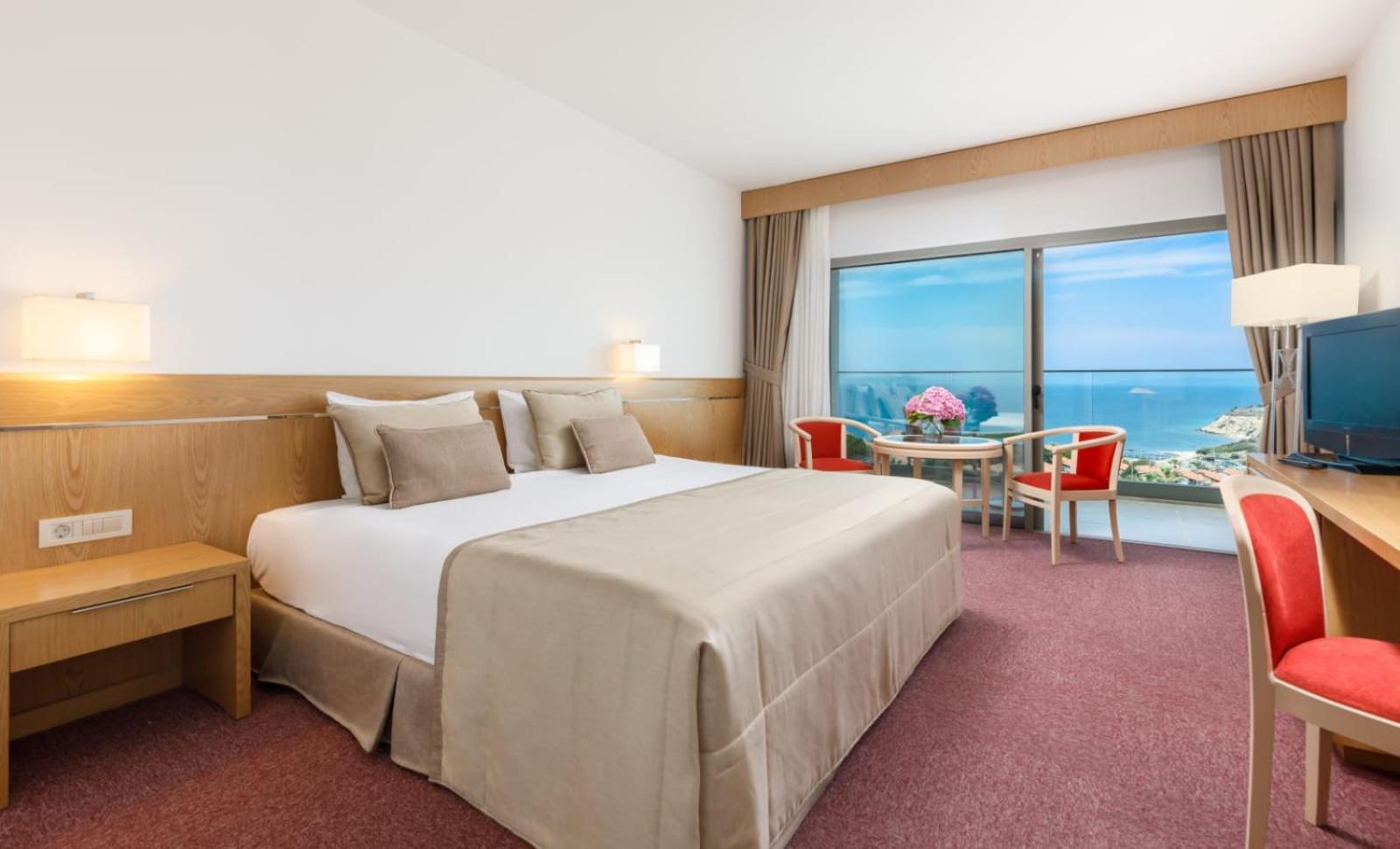Standard Double or Twin Room with Sea View - Photo 11