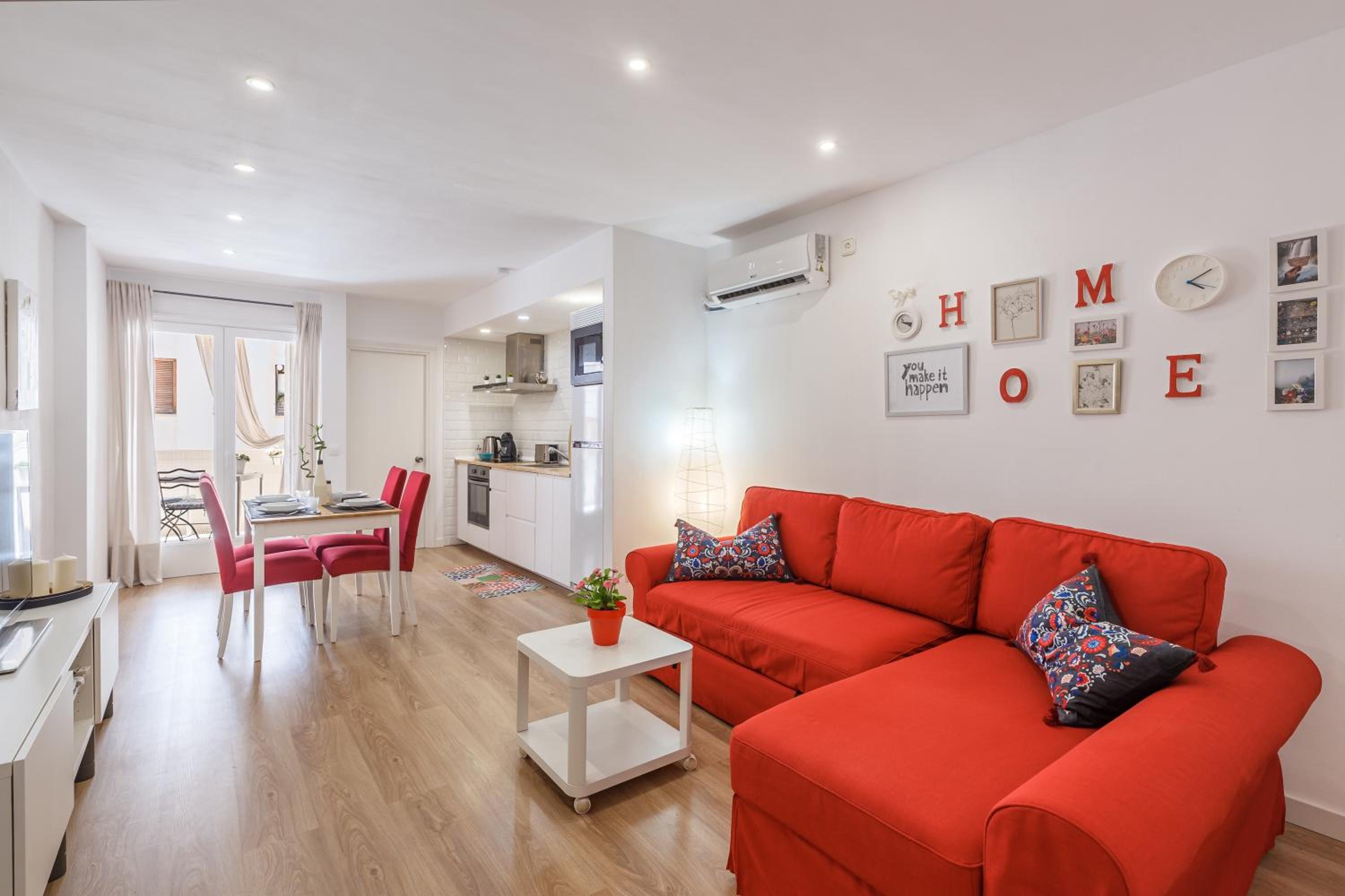Apartamento de un dormitorio superior con balcón