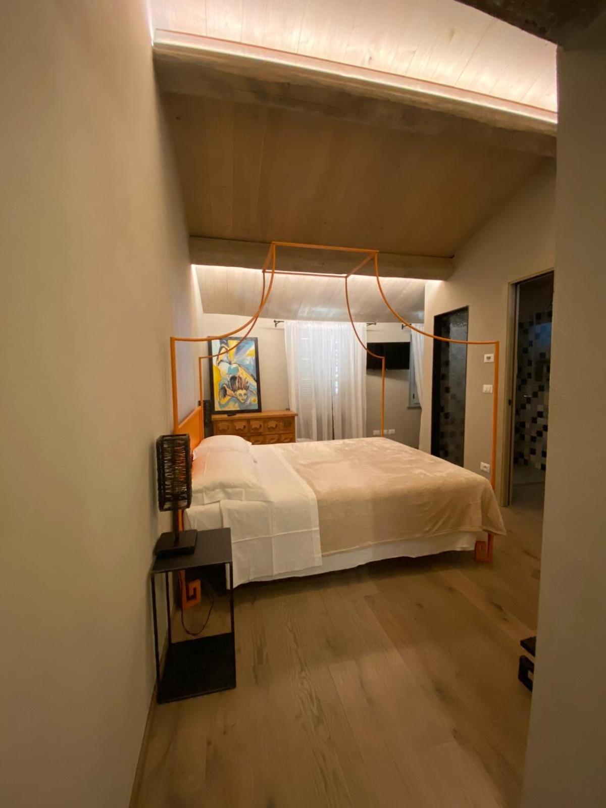 Double Room - Photo 11