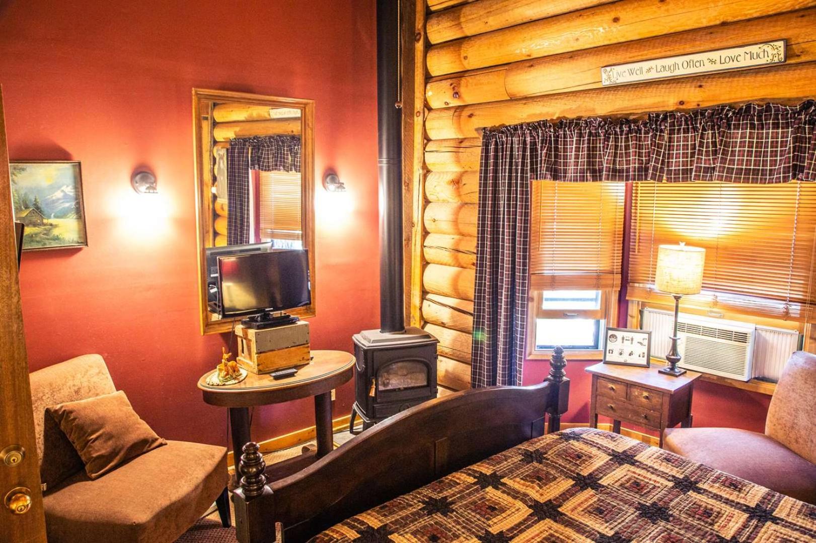 Deluxe Double Room with Shower photo 2