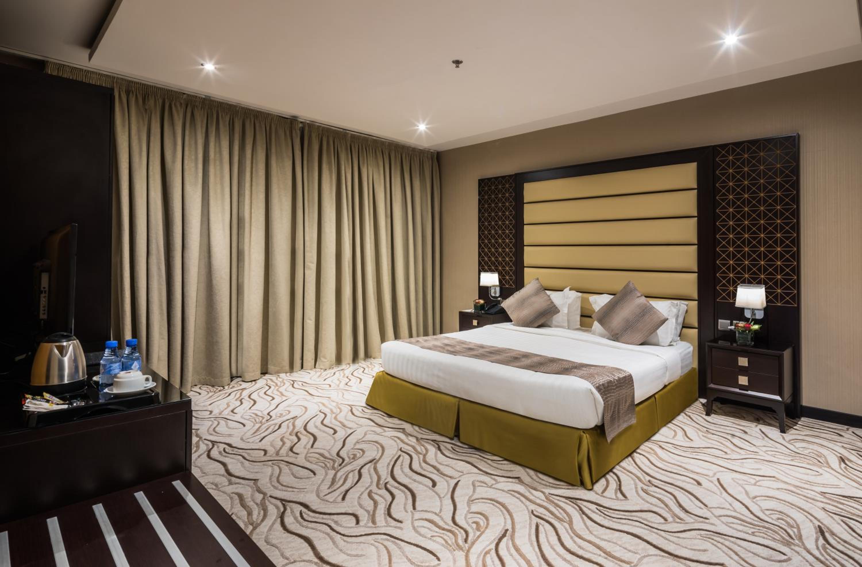 Standard King Room photo 1