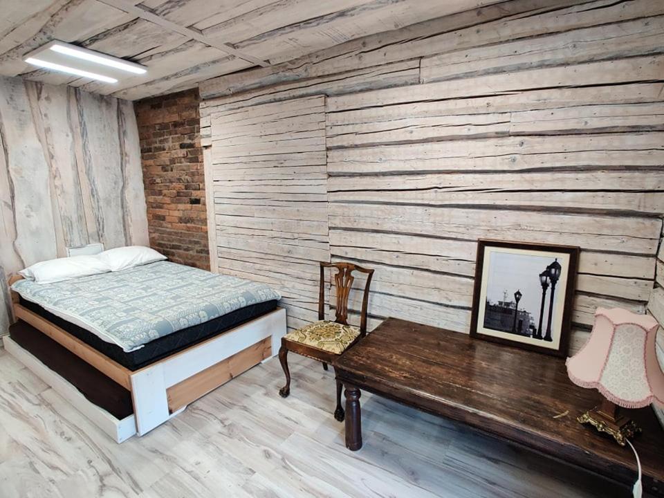 Economy Twin Room