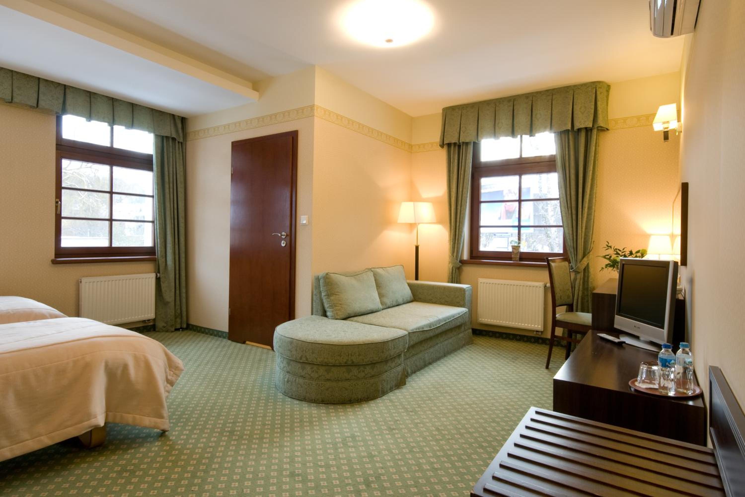 Standard Double Room - Photo 4