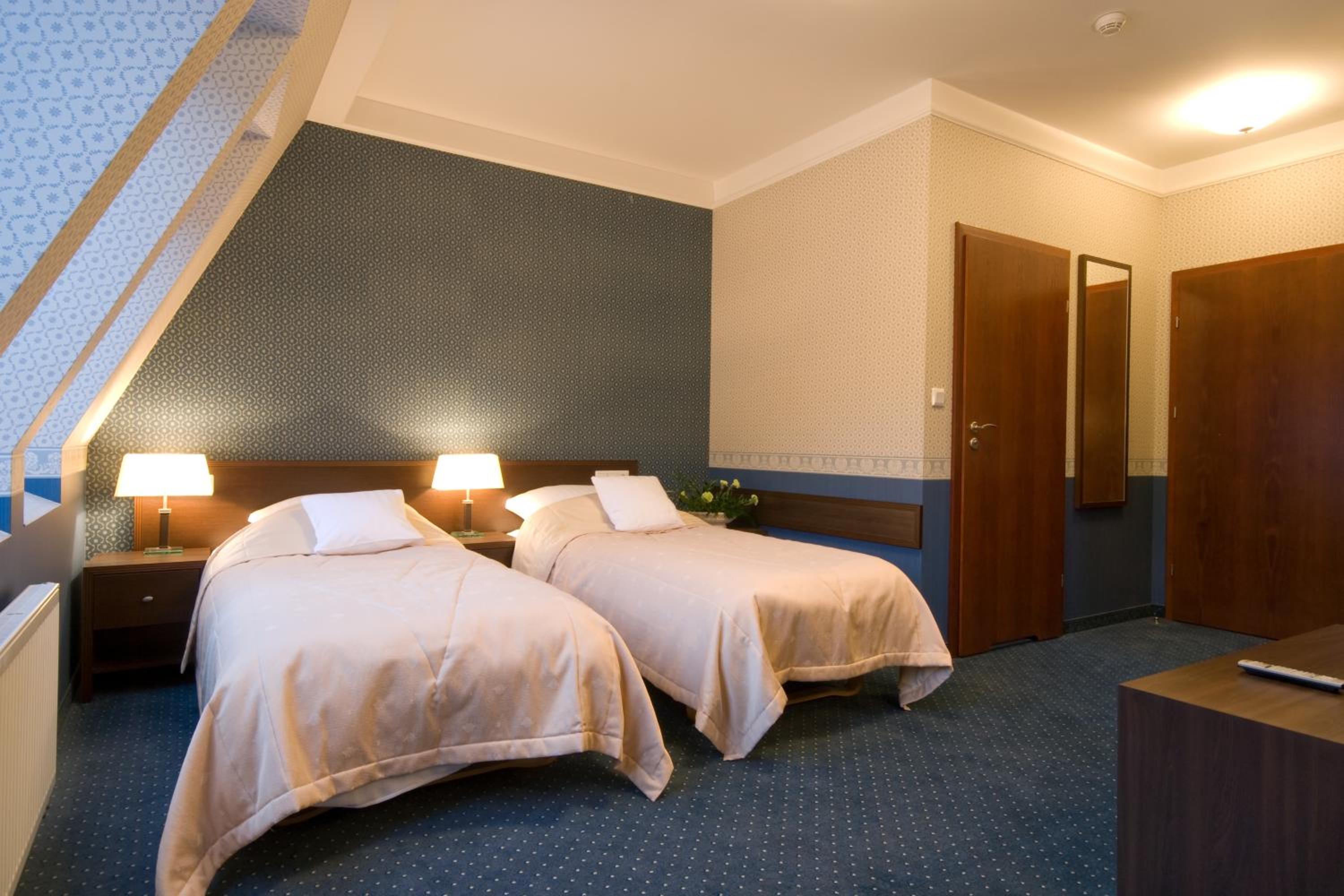 Standard Double Room - Photo 3