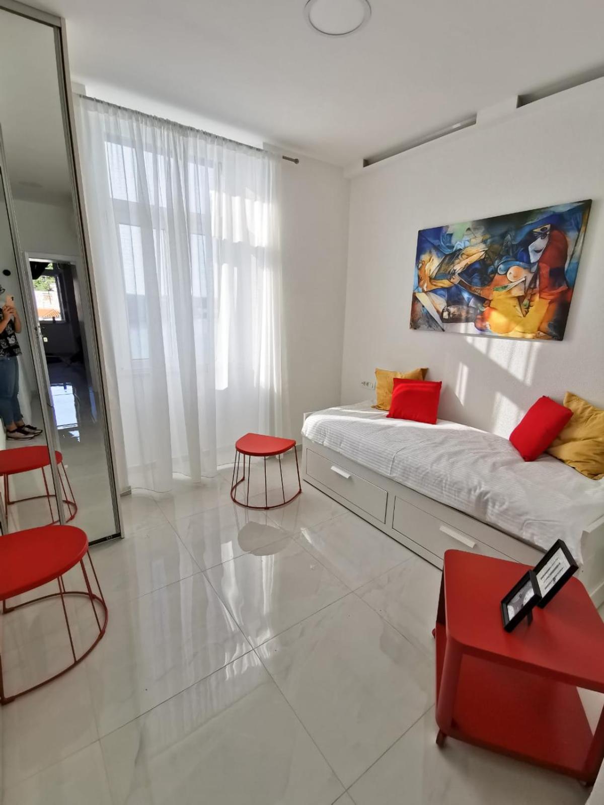 Deluxe Single Room with Sea View photo 2
