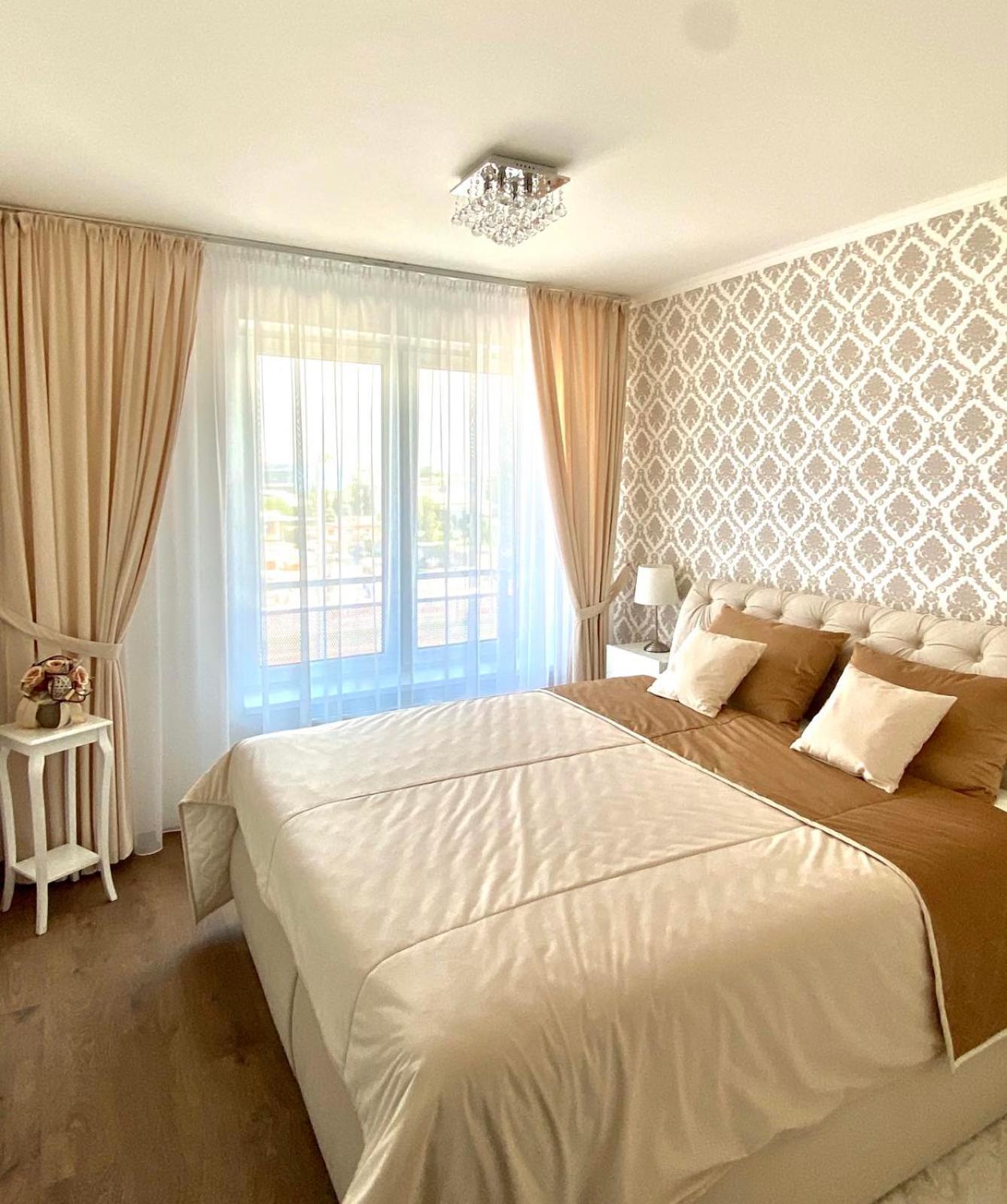 One-Bedroom Apartment - Photo 7