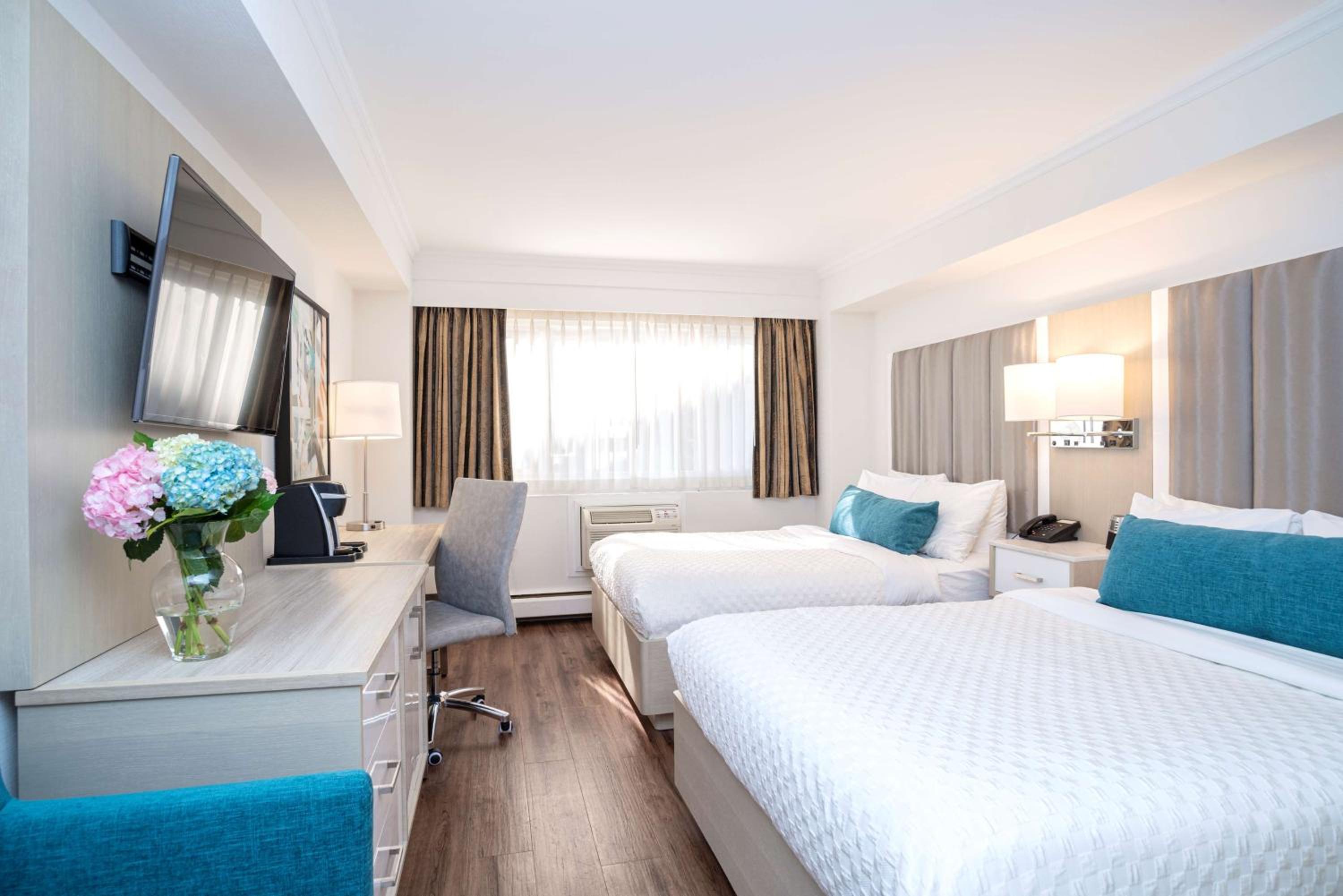 Double Room with Two Double Beds - Photo 1