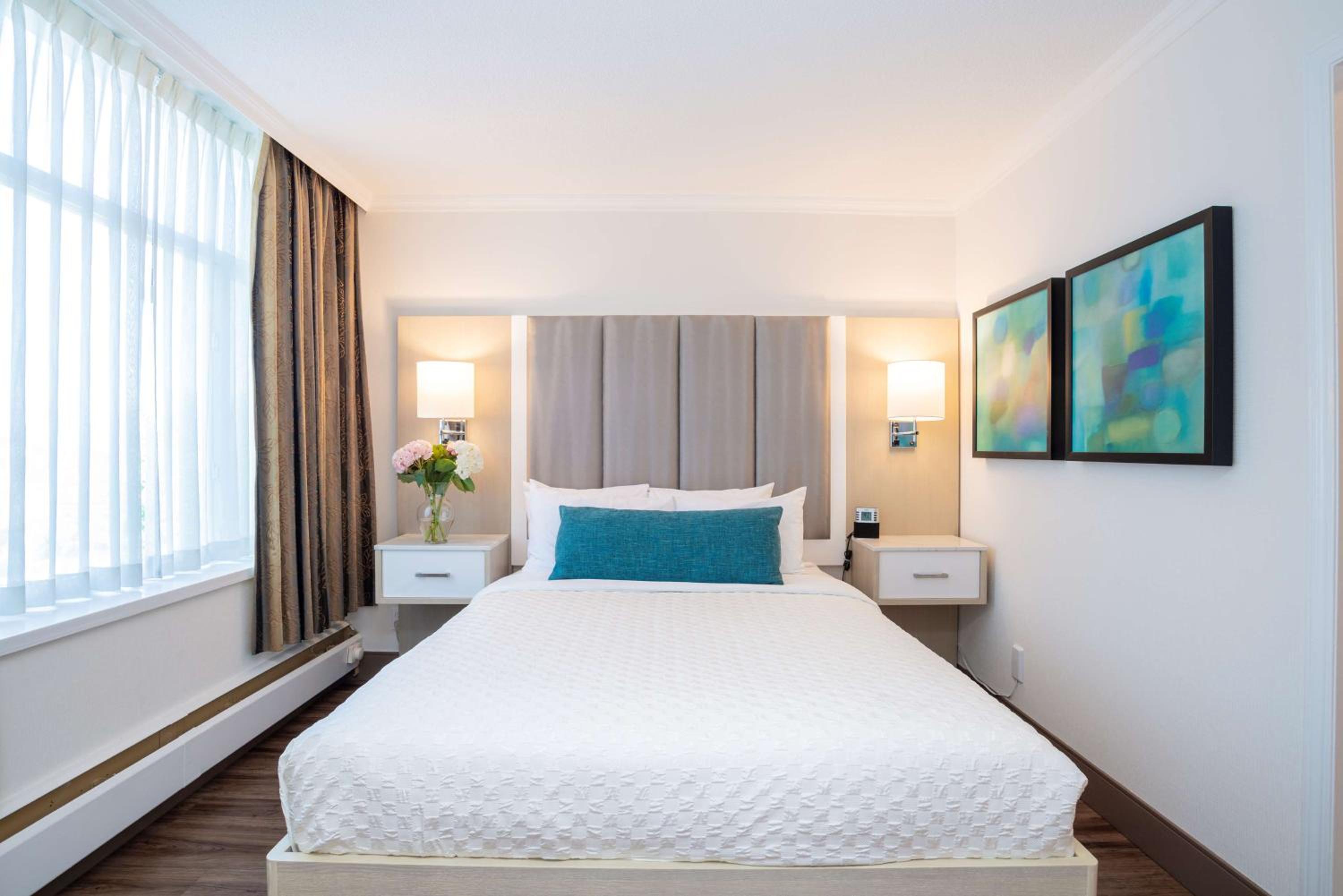 King Suite with Sofa Bed and Harbor View - Non-Smoking - Photo 4