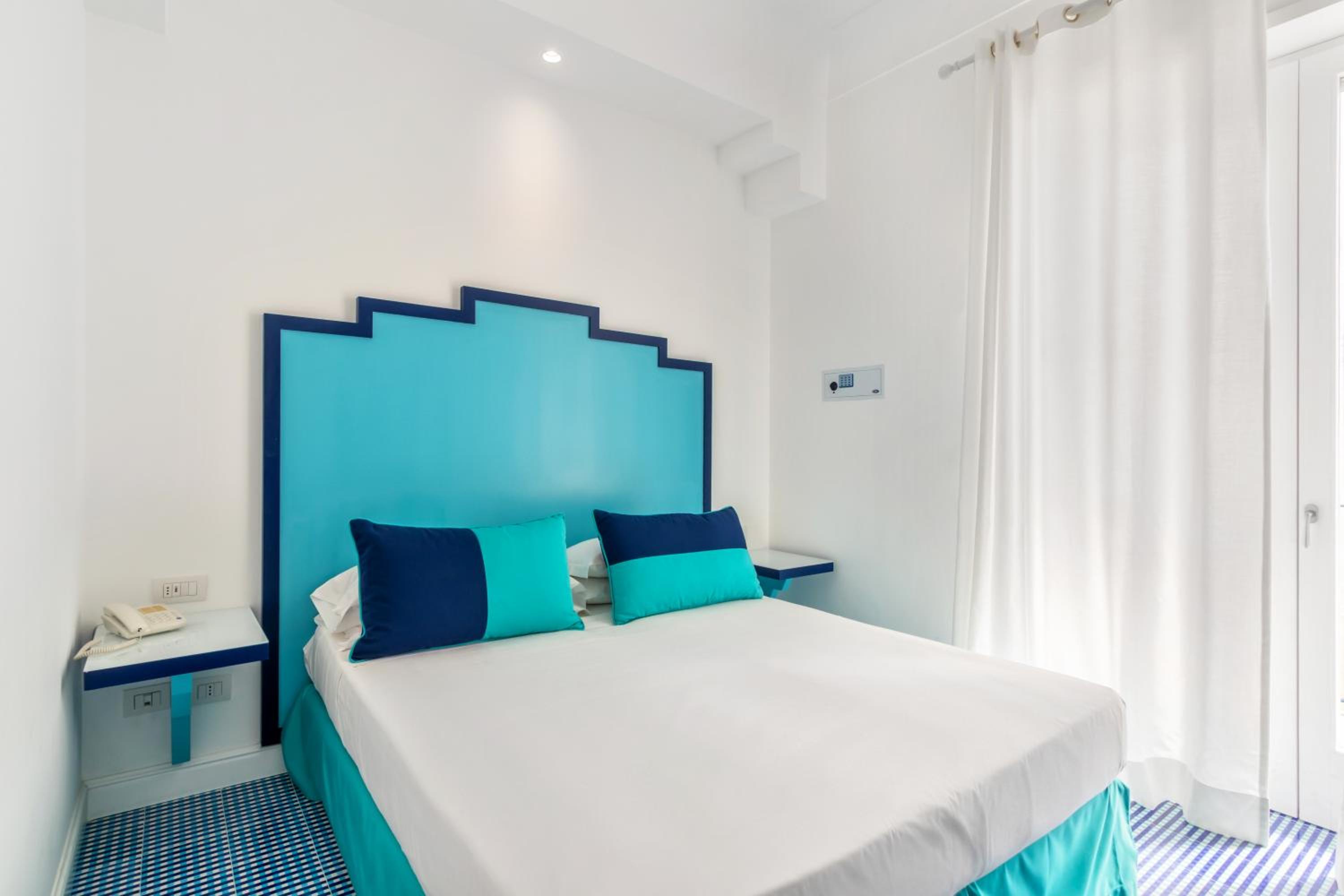 Double Room - Photo 6