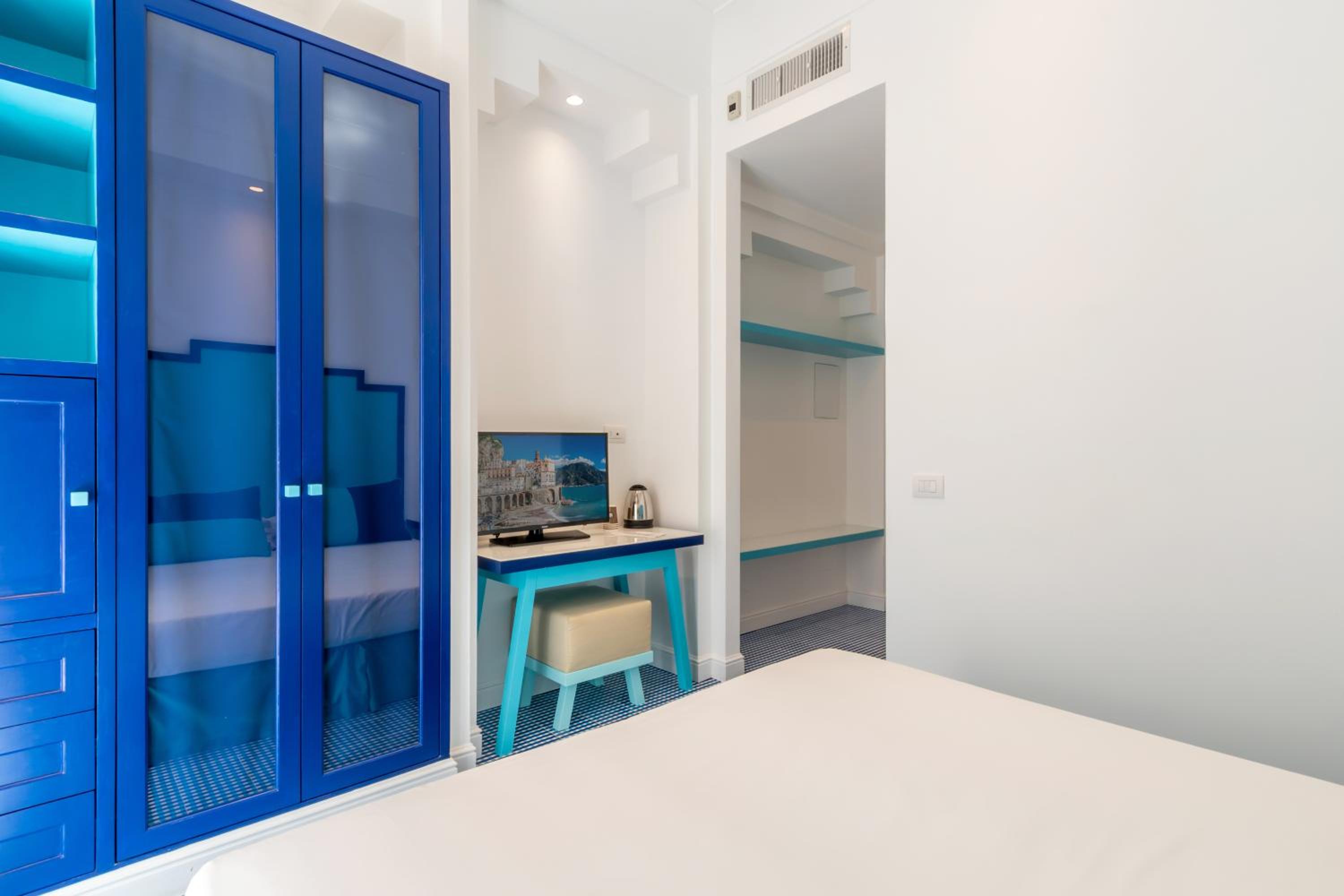 Double Room - Photo 7
