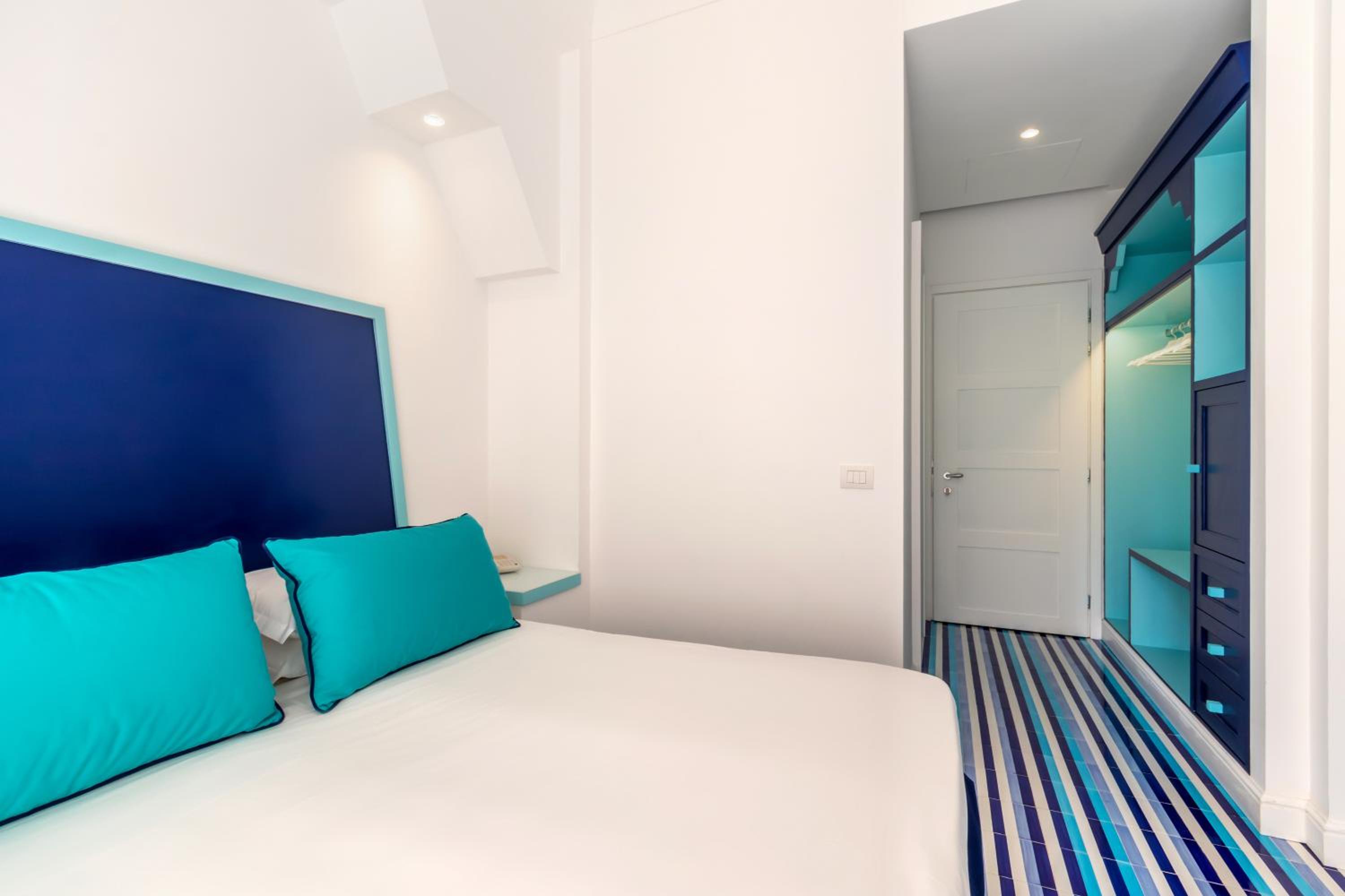 Double Room - Photo 3