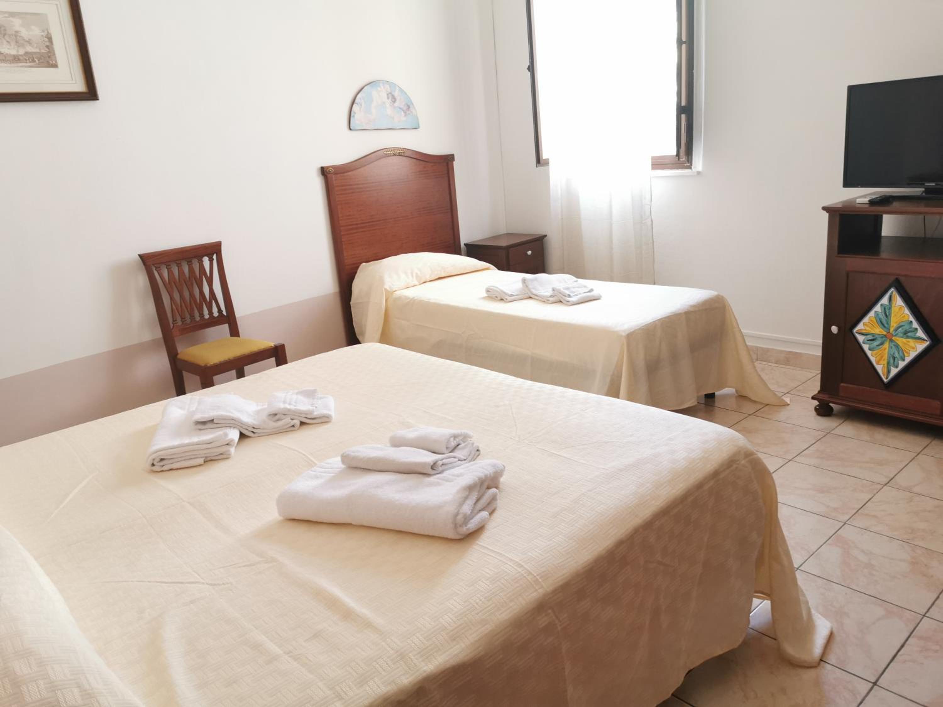 Triple Room With Private Bathroom photo 1