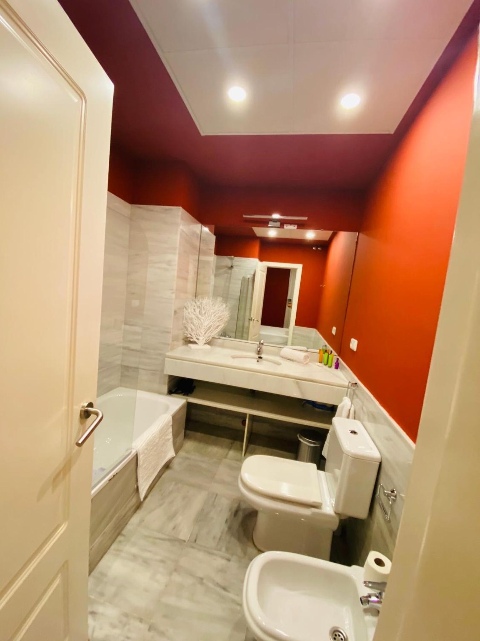 One-Bedroom Apartment - Photo 6