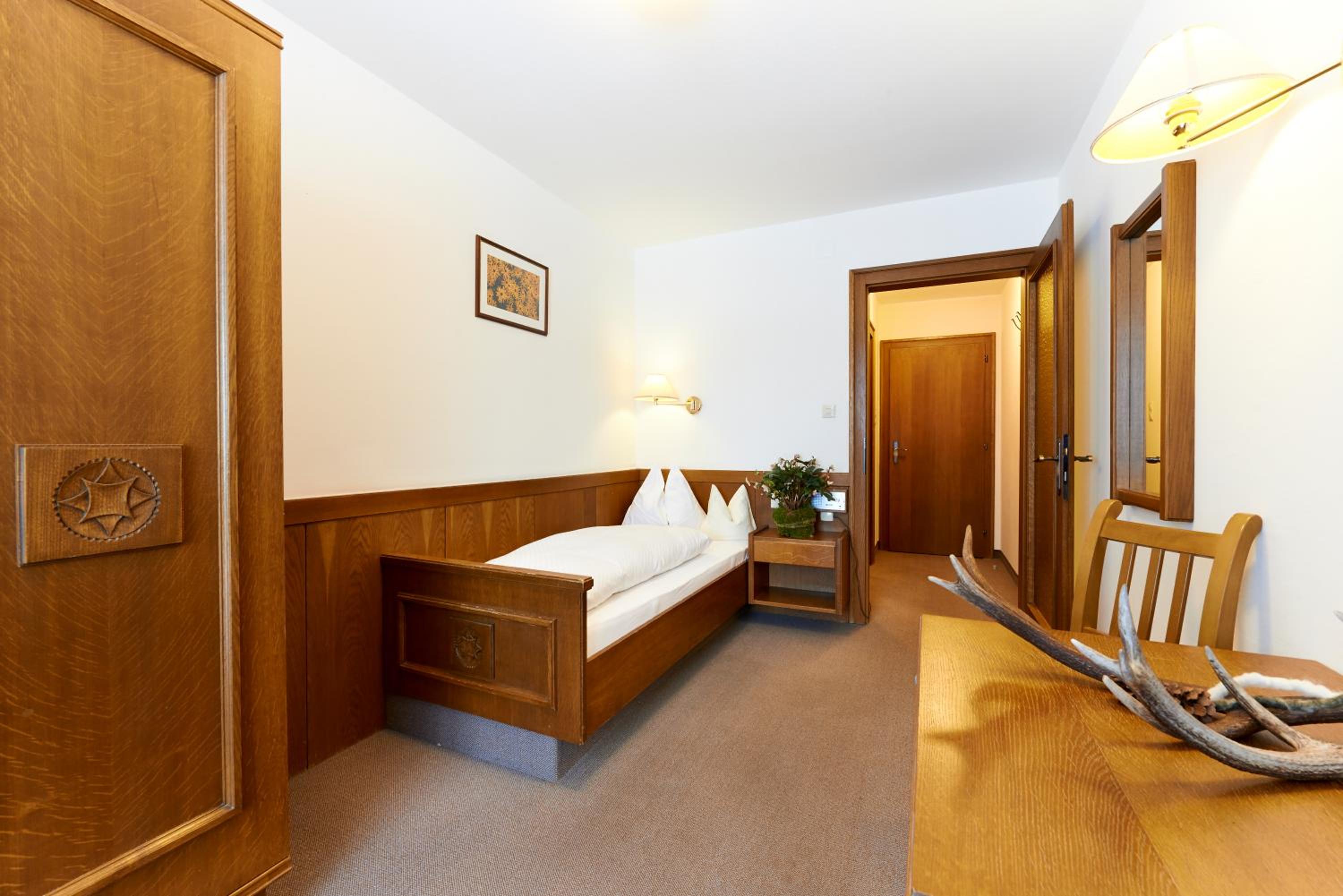 Single Room photo 2