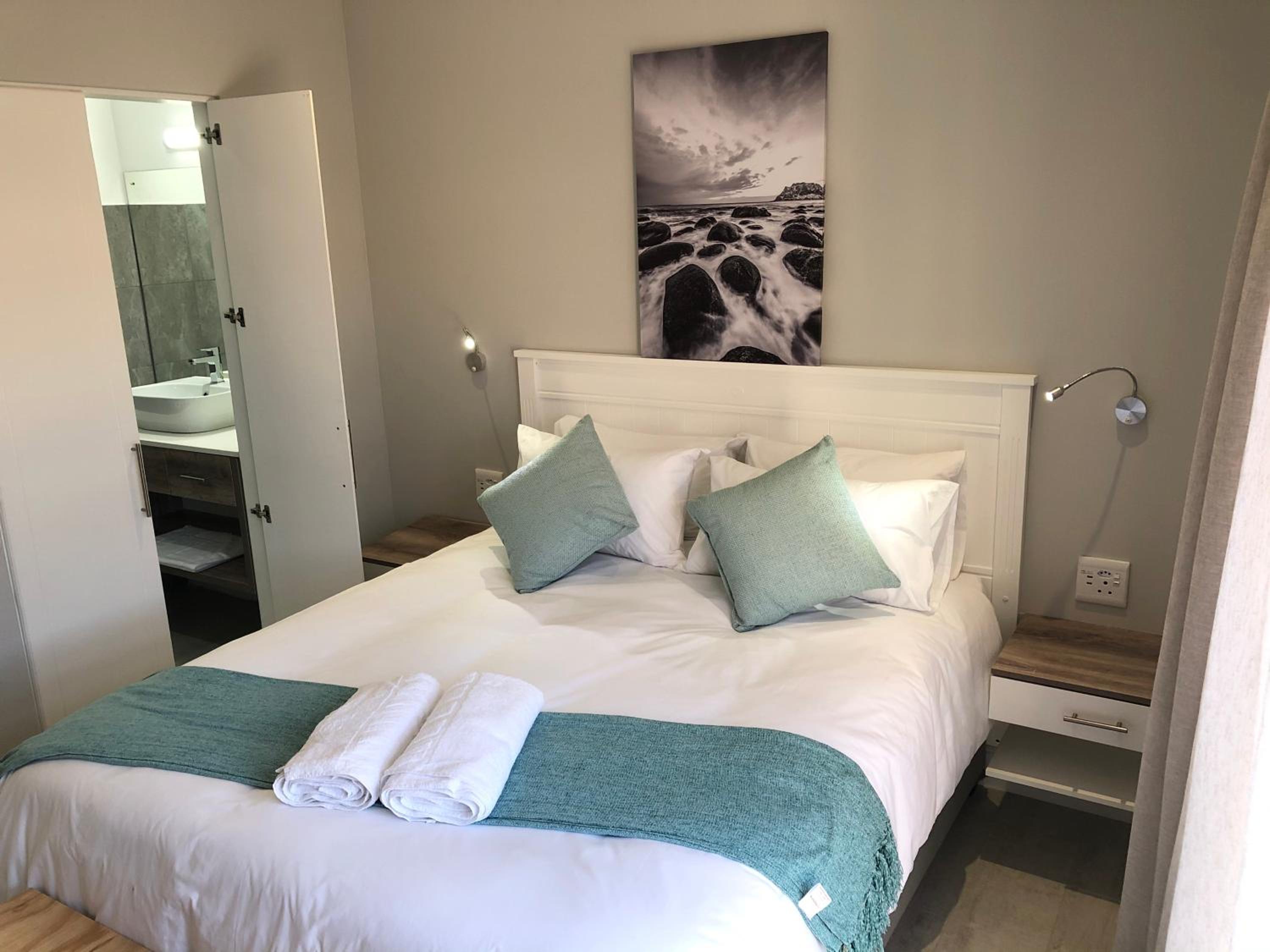 Double Room with Patio photo 3