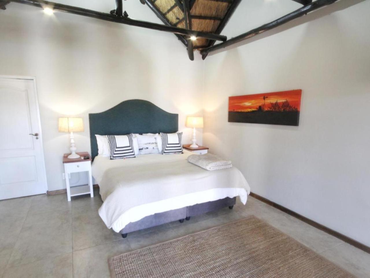 King Room with Garden Views - Photo 3