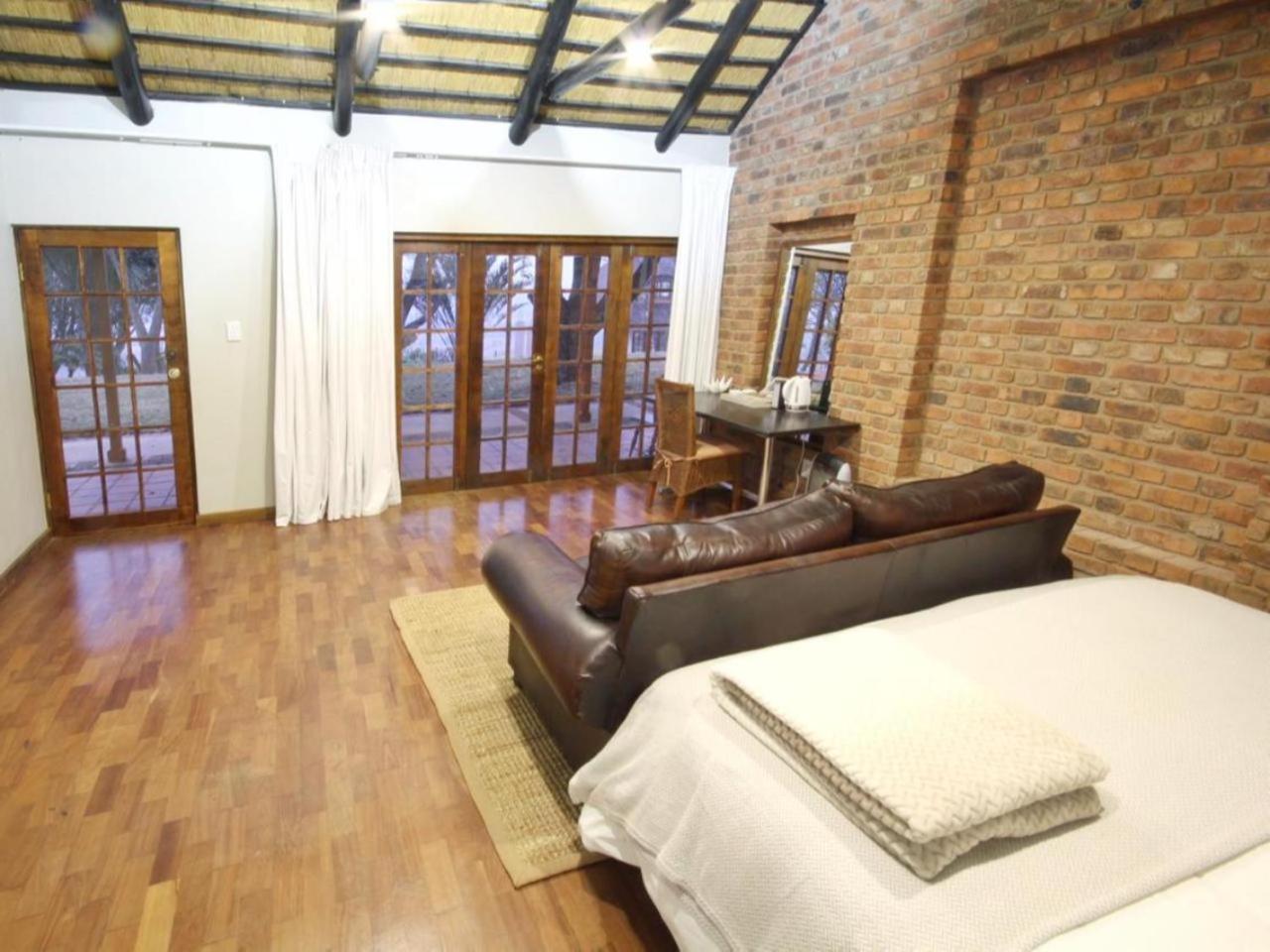 King Room with Garden Views - Photo 7