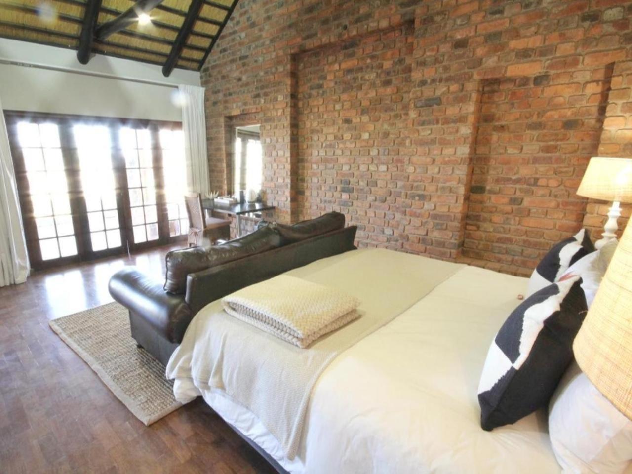 King Room with Garden Views - Photo 9