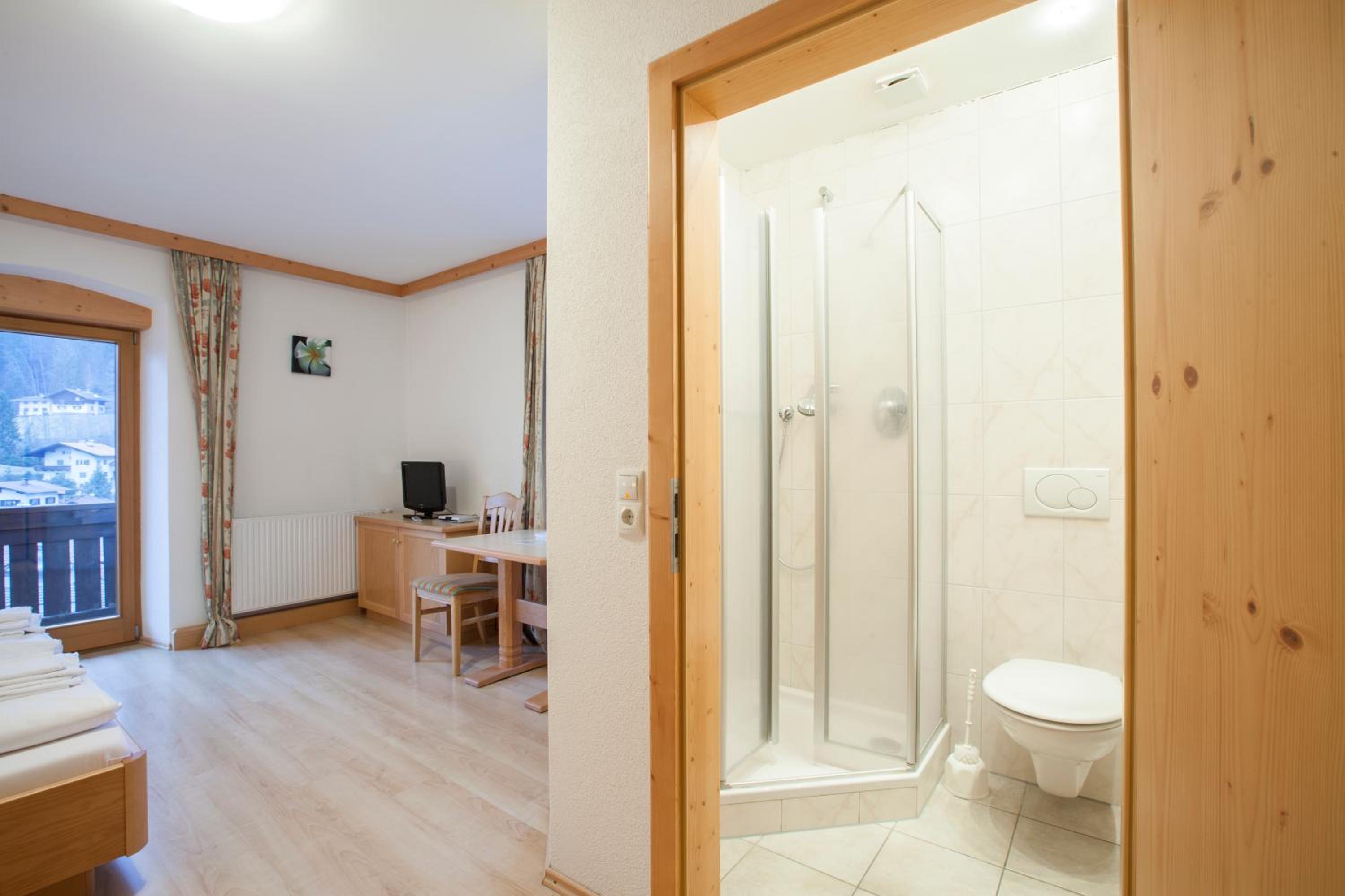 Double Room - Photo 5