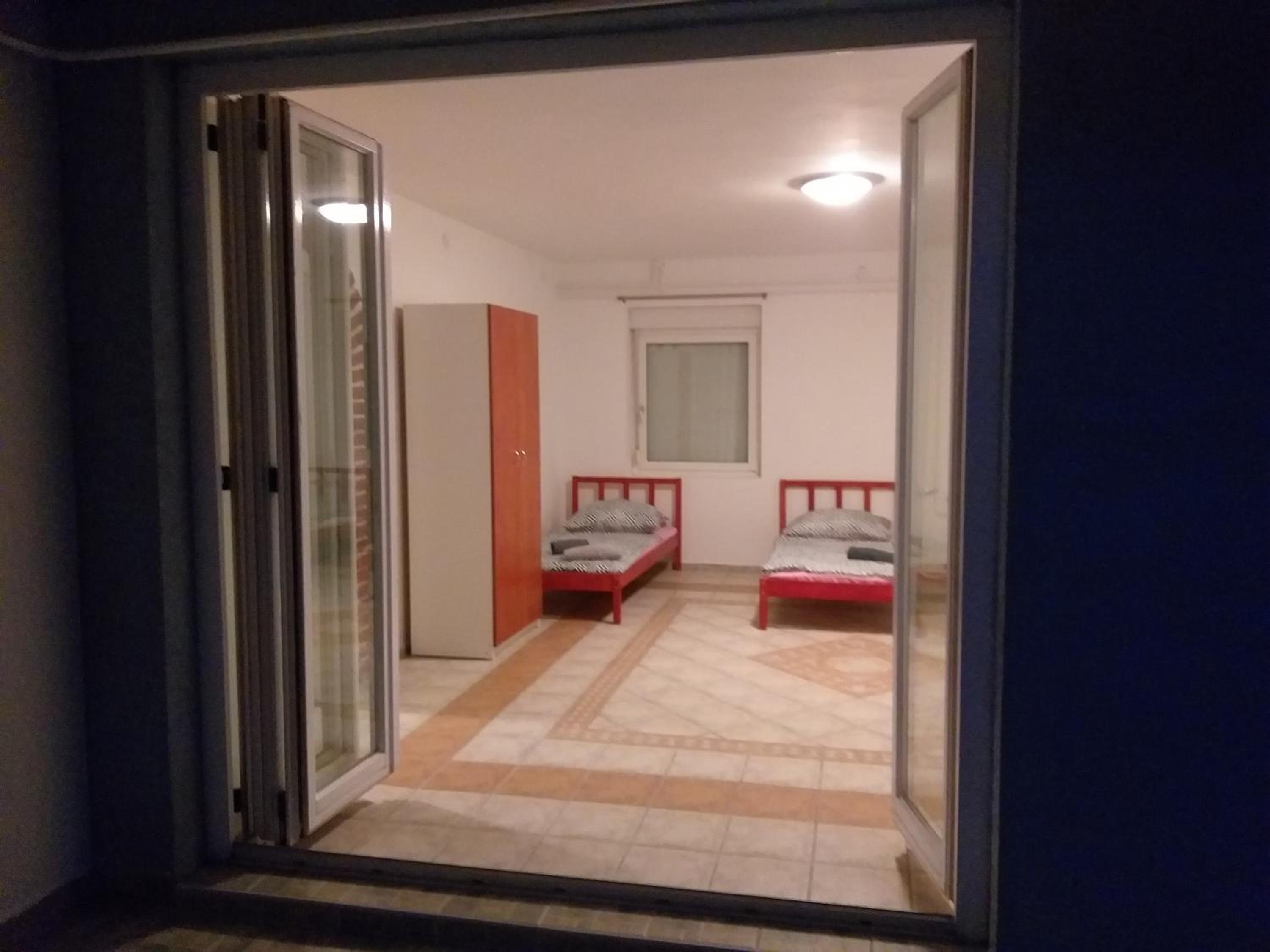 Quadruple Room with Shared Bathroom photo 3