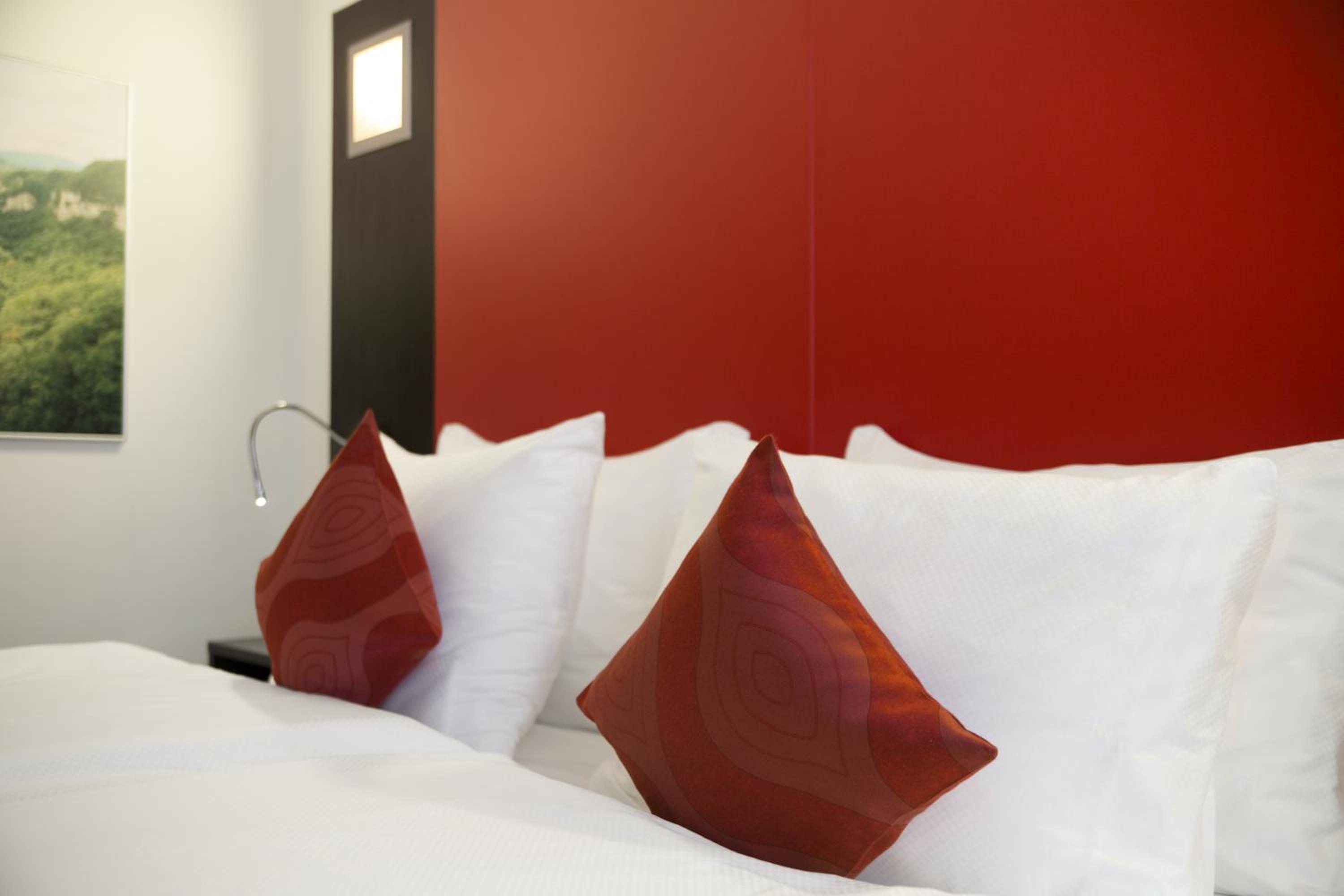 King Suite with Sofa Bed - Non-Smoking - Photo 6