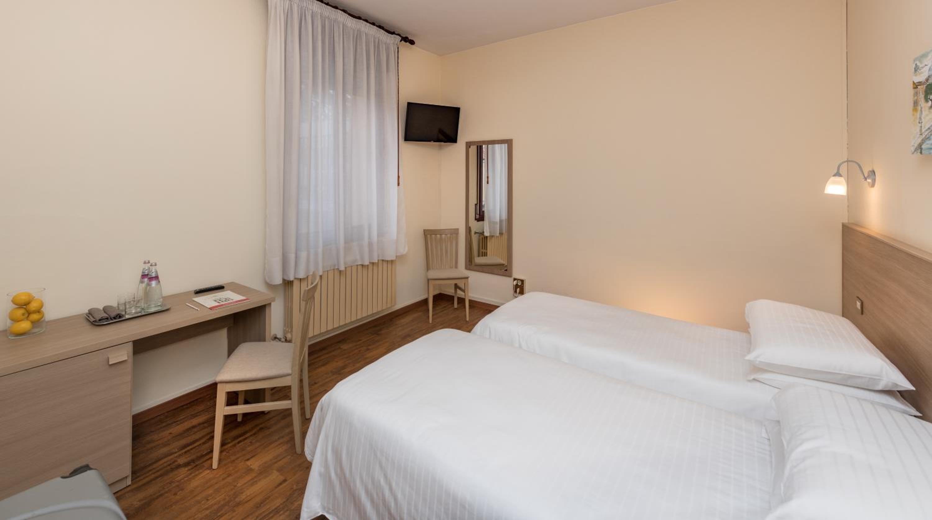Standard Triple Room - Photo 1