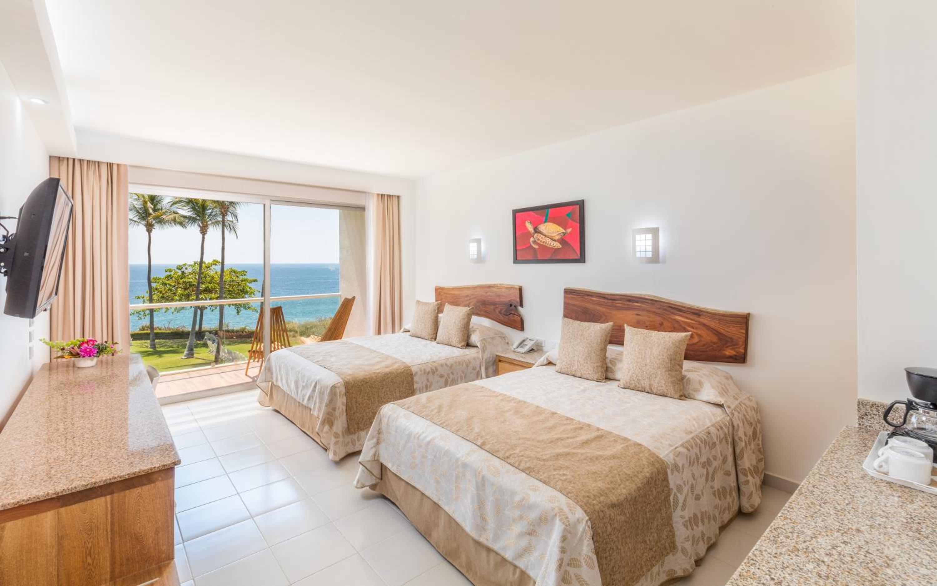 Queen Room with Sea View - Photo 1