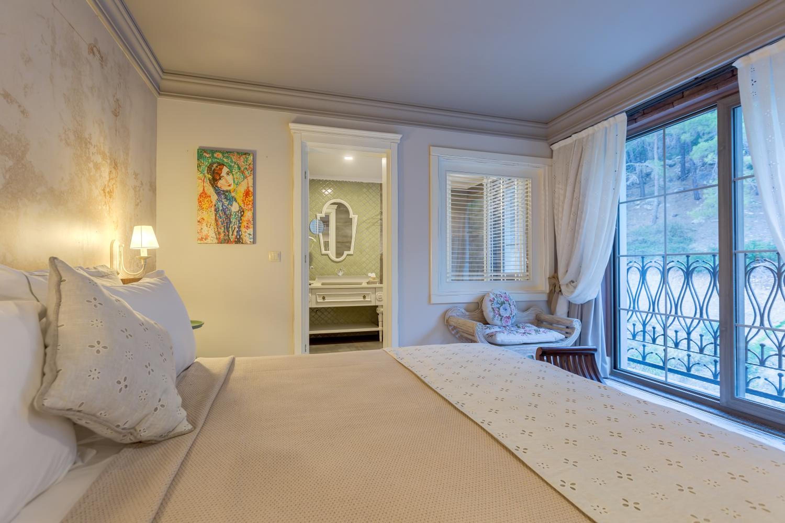 Double Room with Forest View - Photo 3