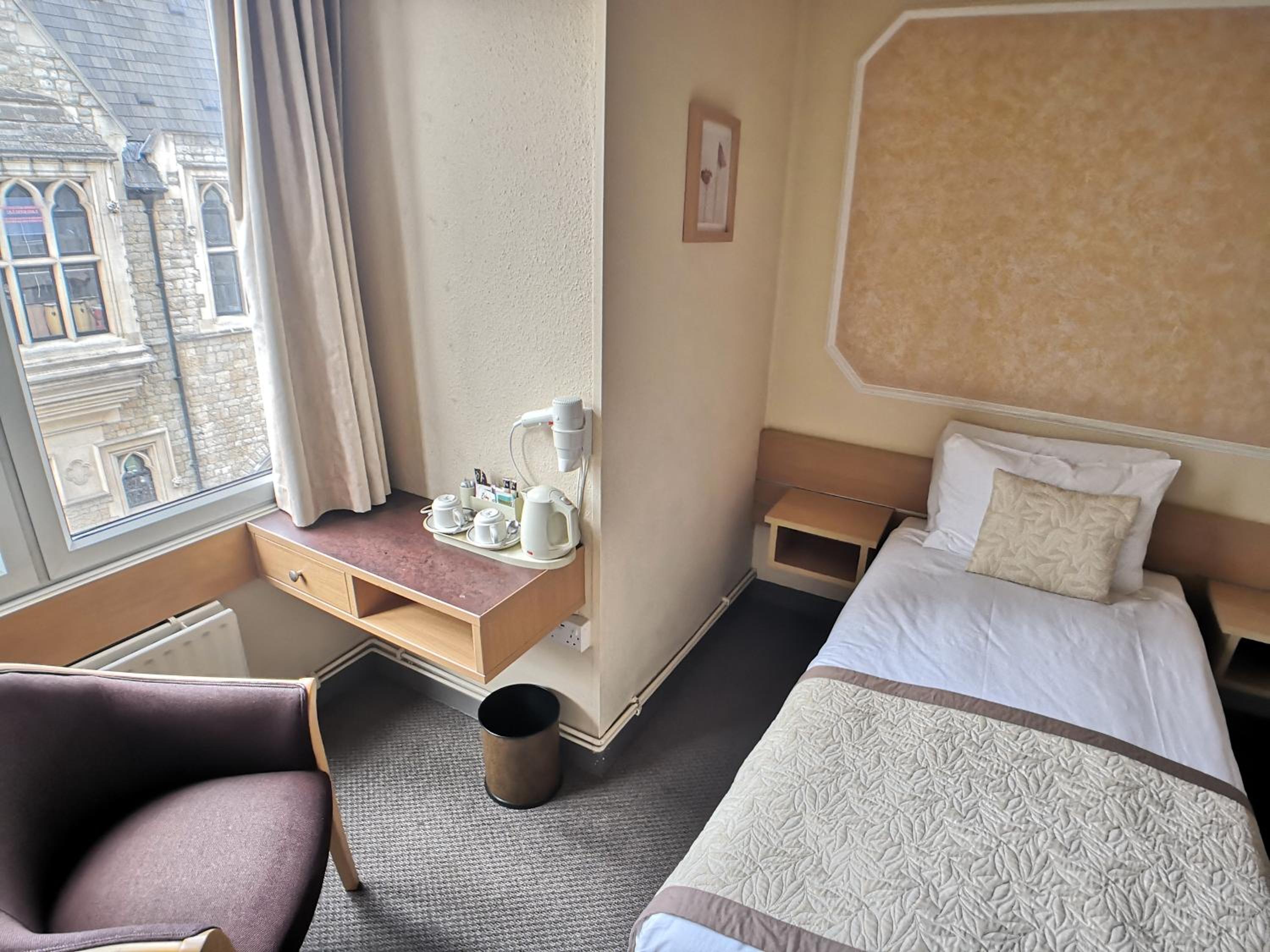 Single Room photo 3