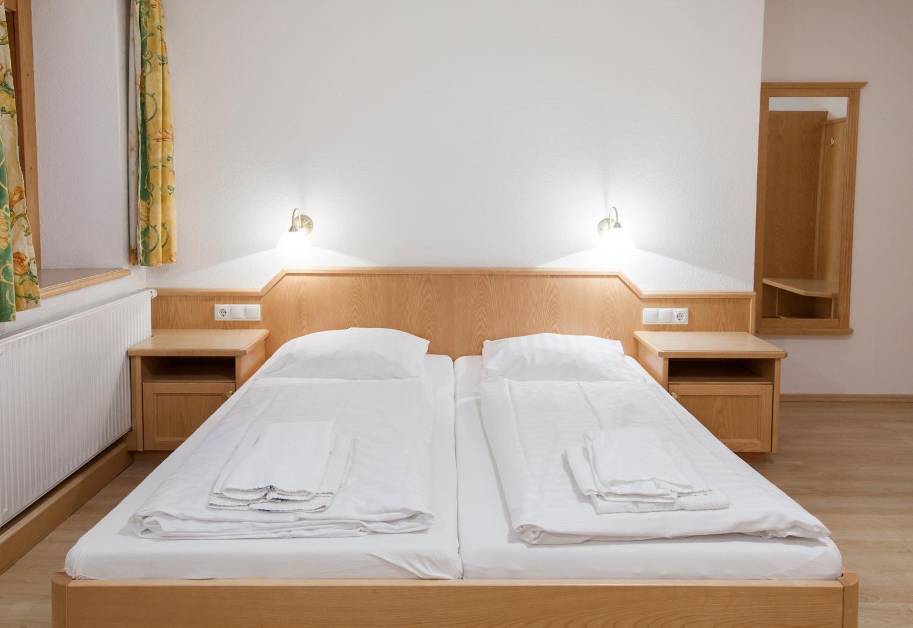 Double Room - Photo 7