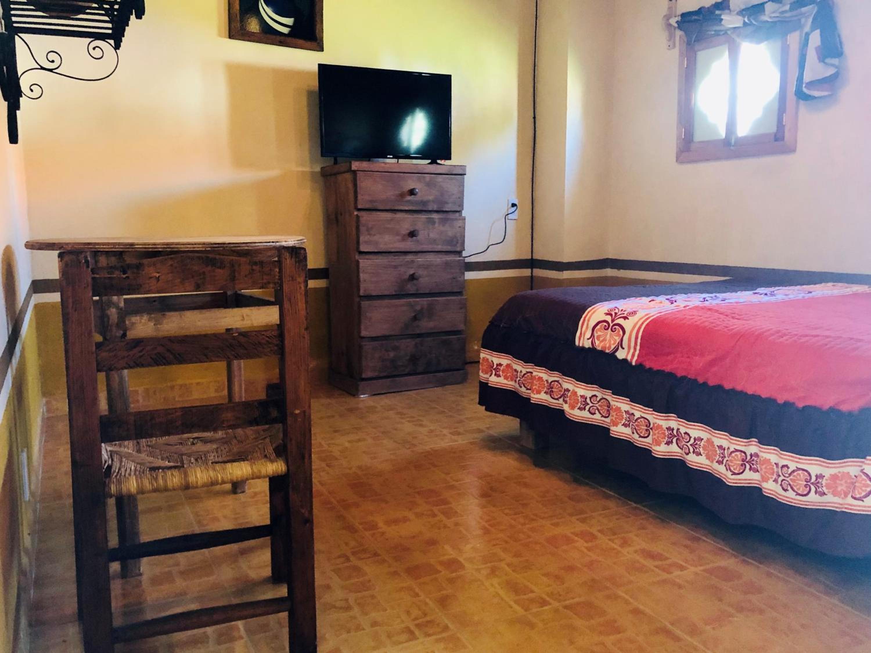 Double Room - Photo 8