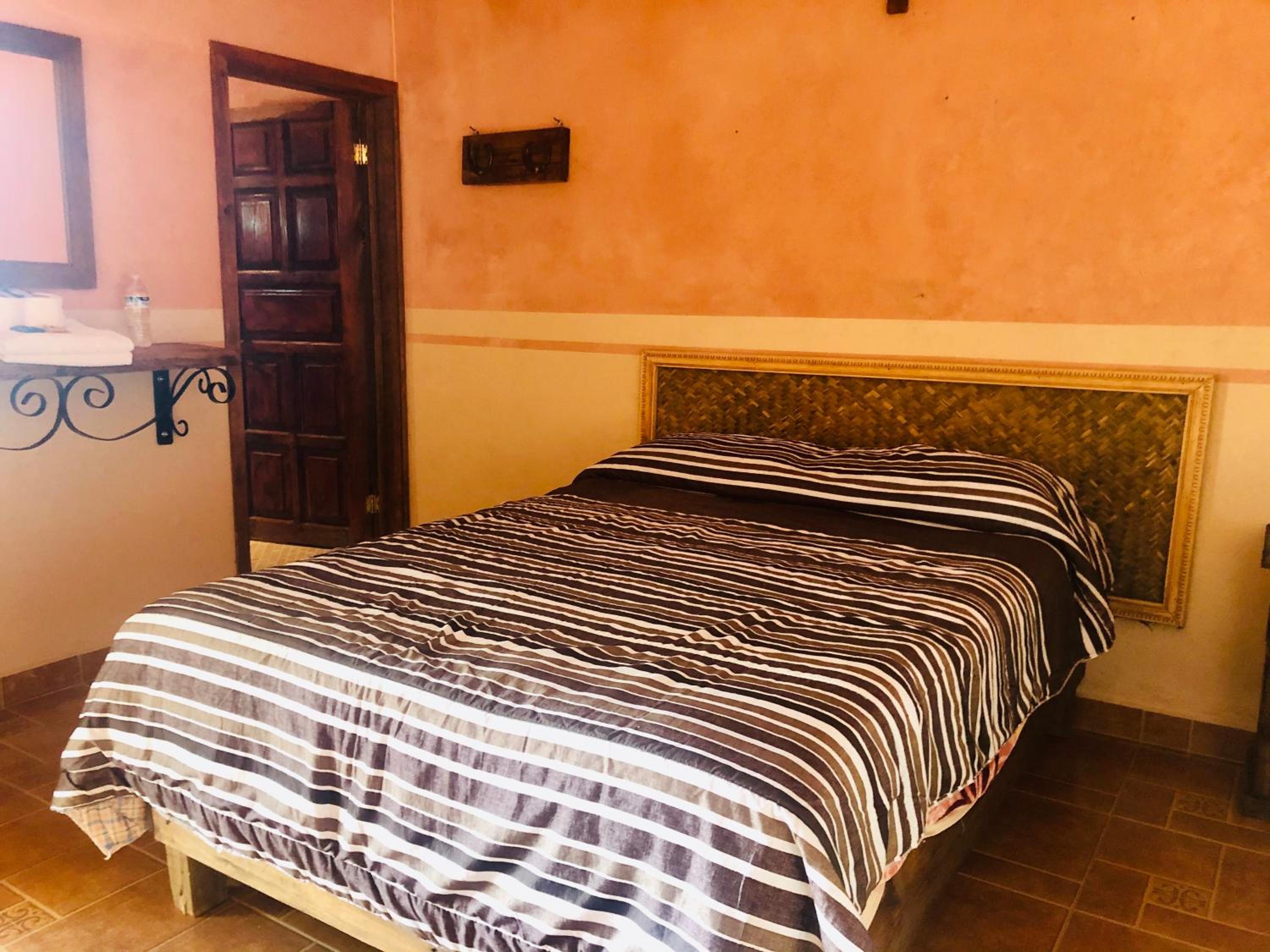 Double Room - Photo 18