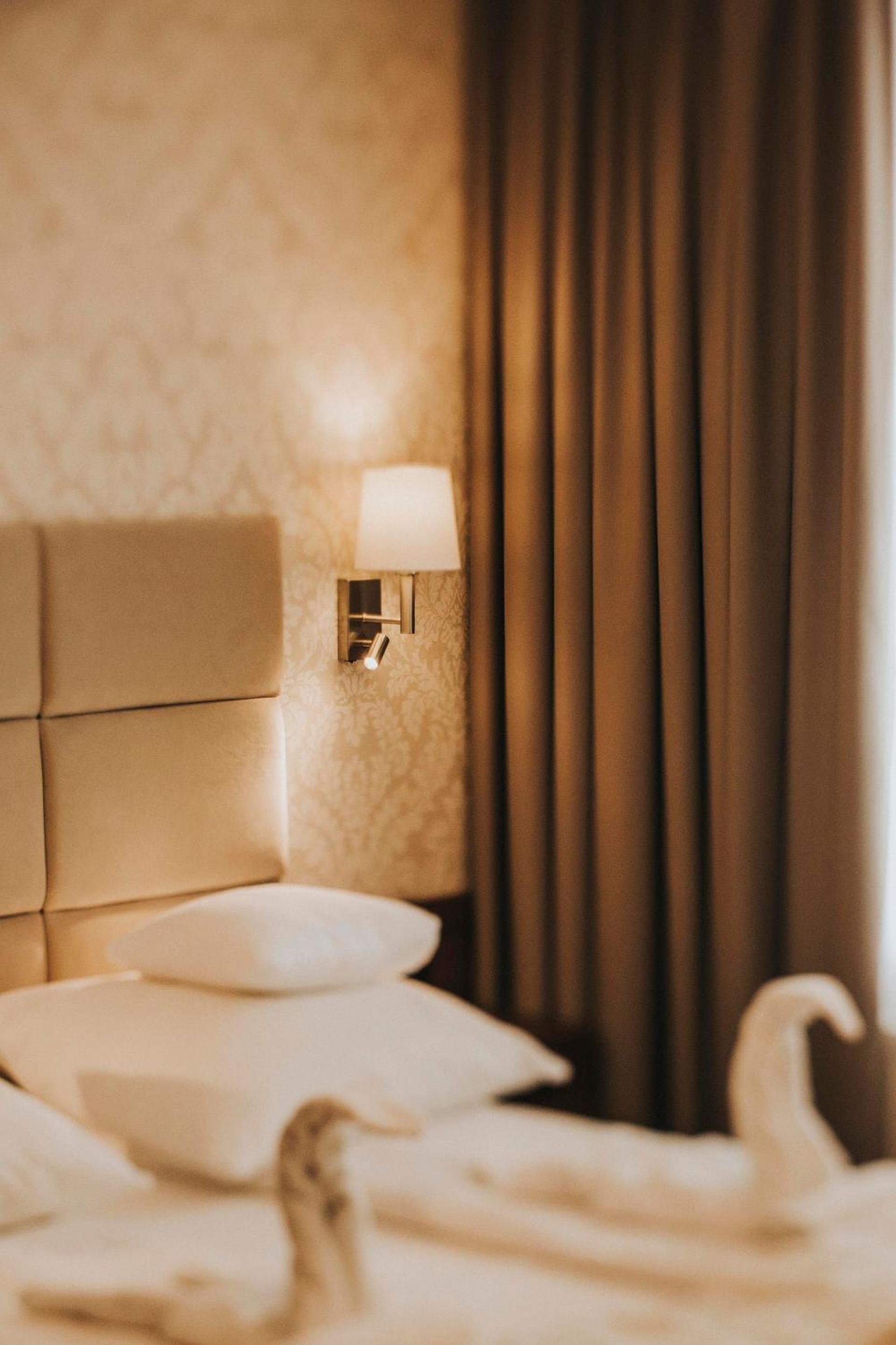 Deluxe Double Room - Photo 10
