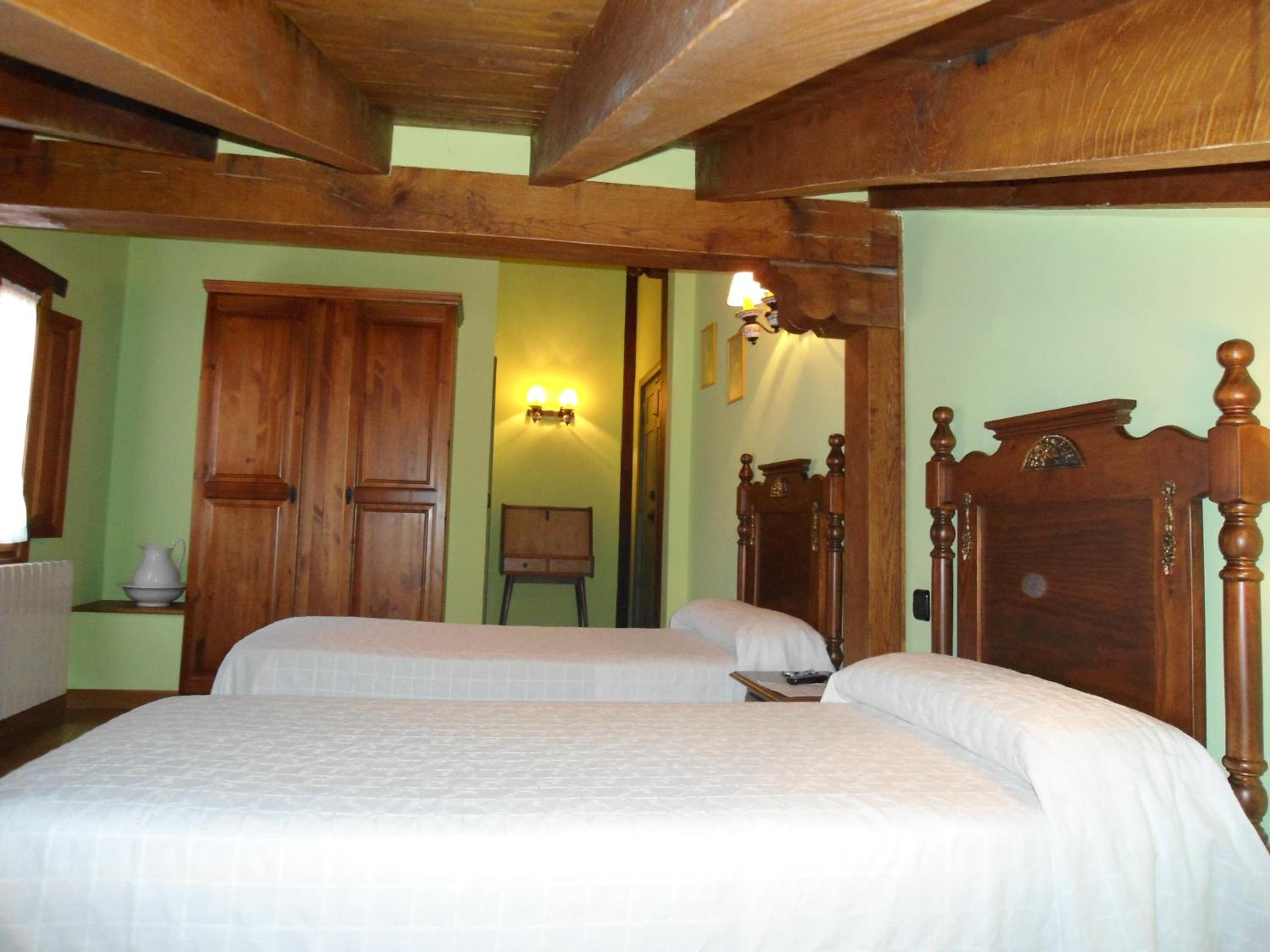 Double or Twin Room photo 3