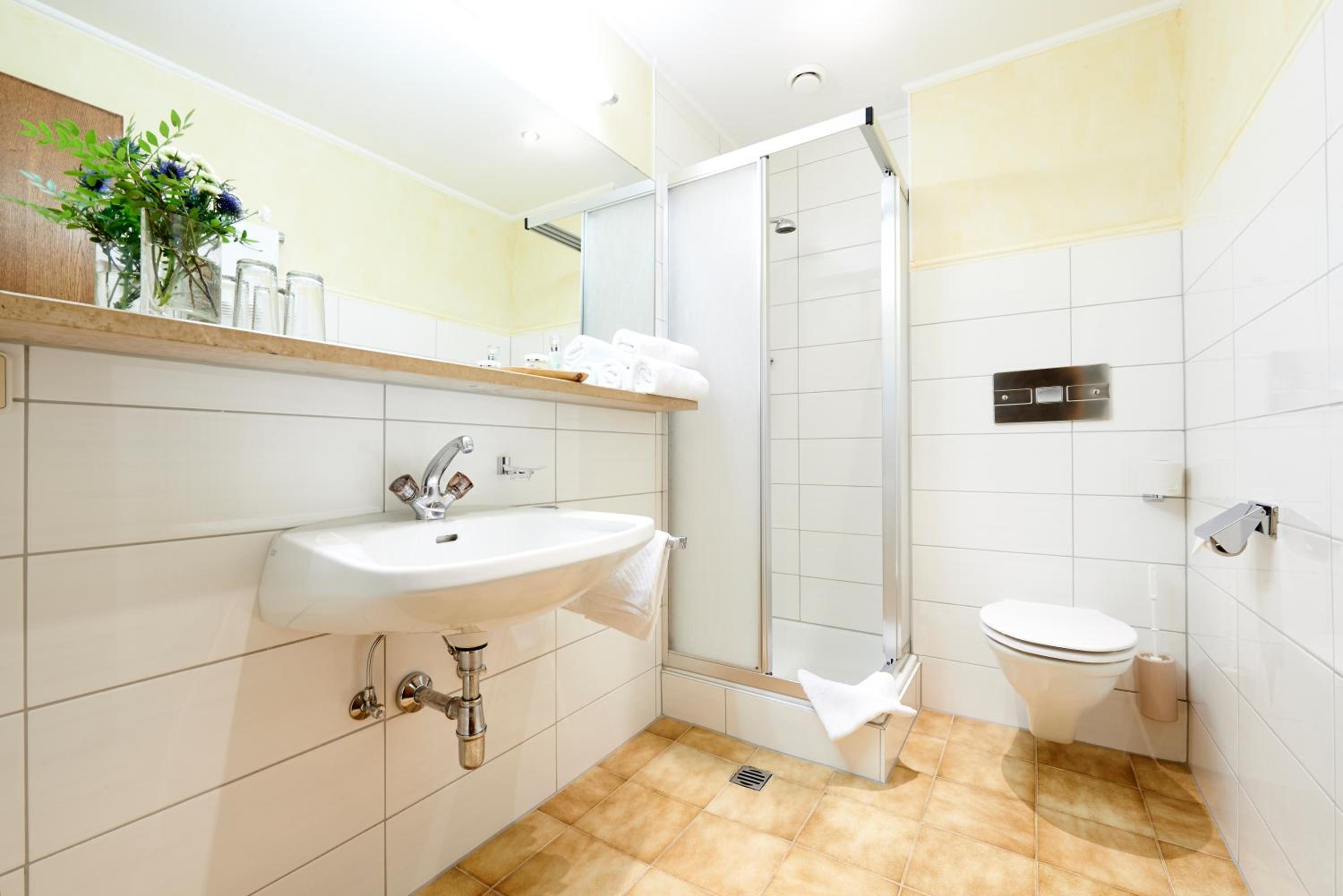 Standard Double Room - Photo 2